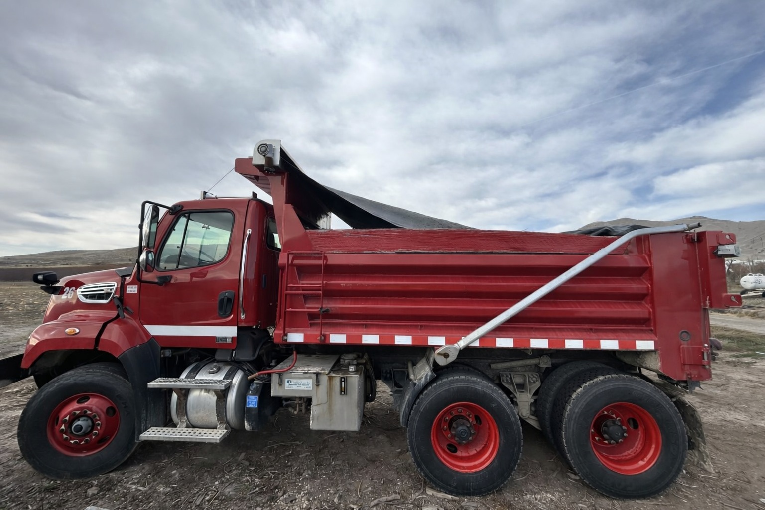 2014 FREIGHTLINER 108 SD Dump Truck - view 2 of 30