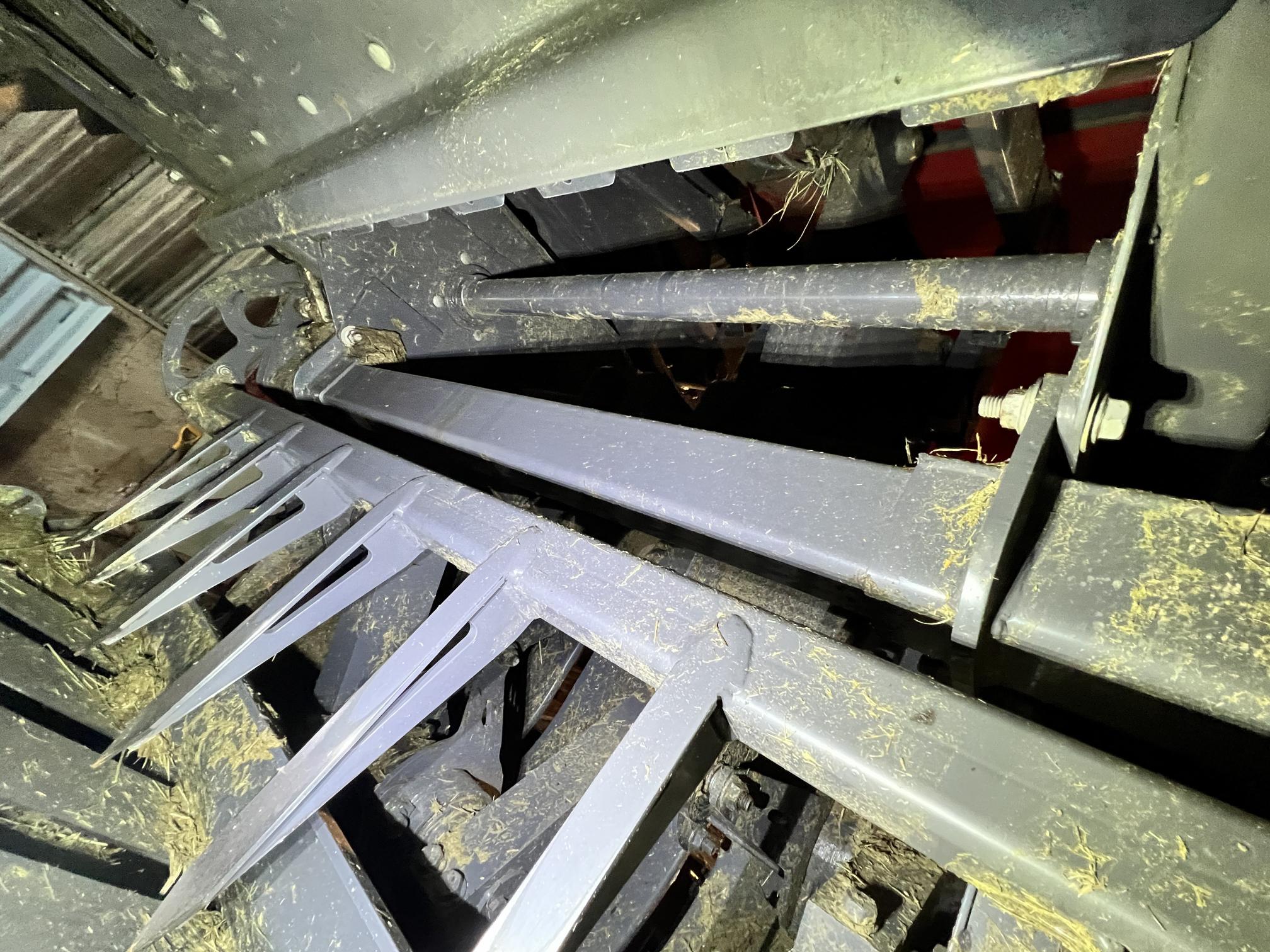 2015 MASSEY FERGUSON 2270 Hesston - view 19 of 30