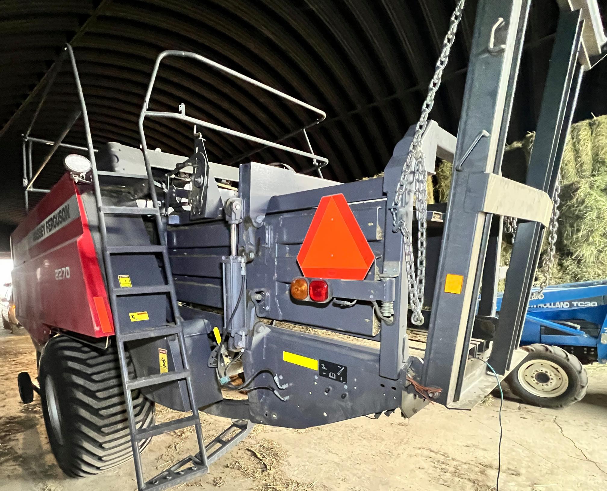 2015 MASSEY FERGUSON 2270 Hesston - view 9 of 30