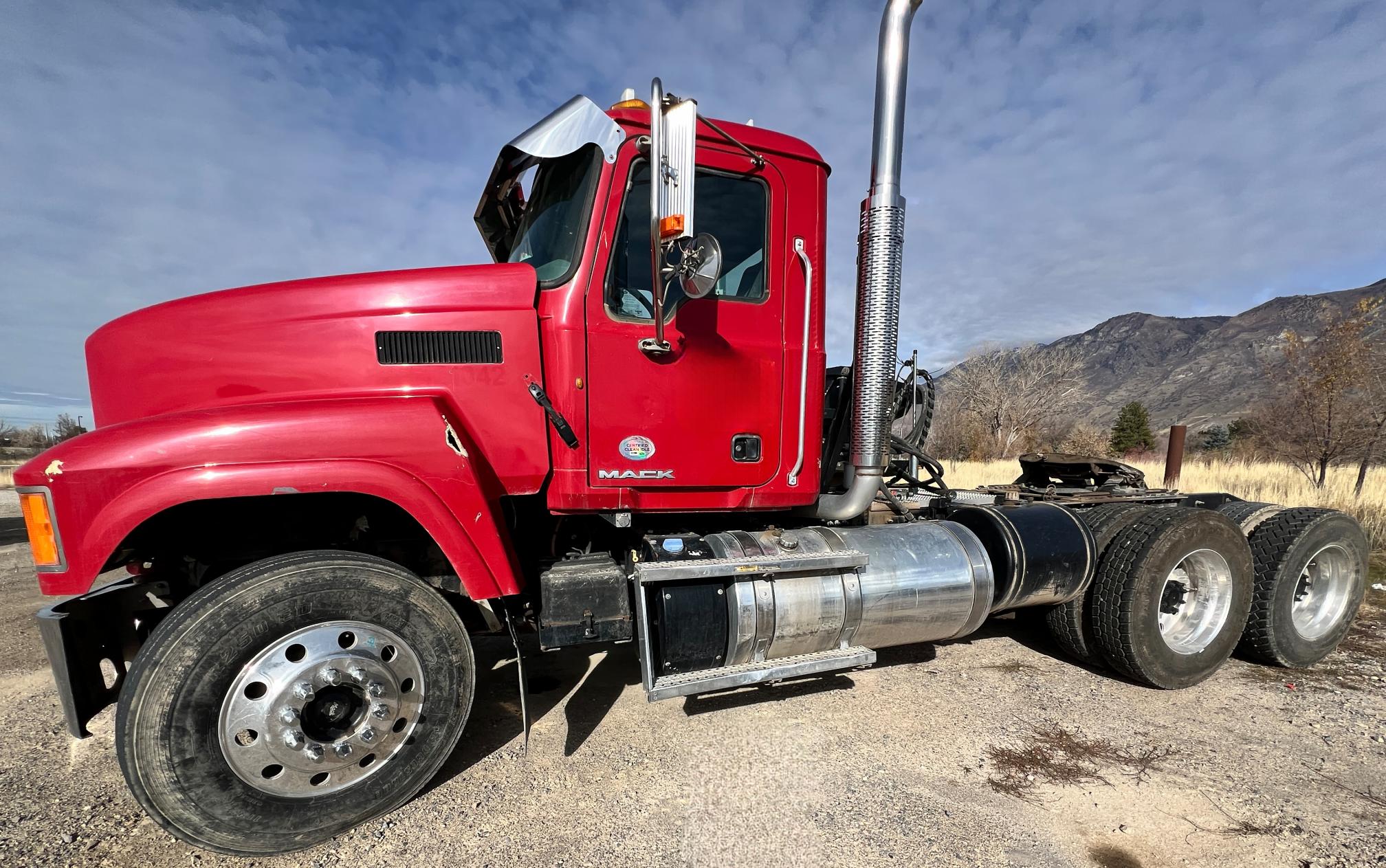 2012 MACK Pinnacle CHU613 - view 1 of 30