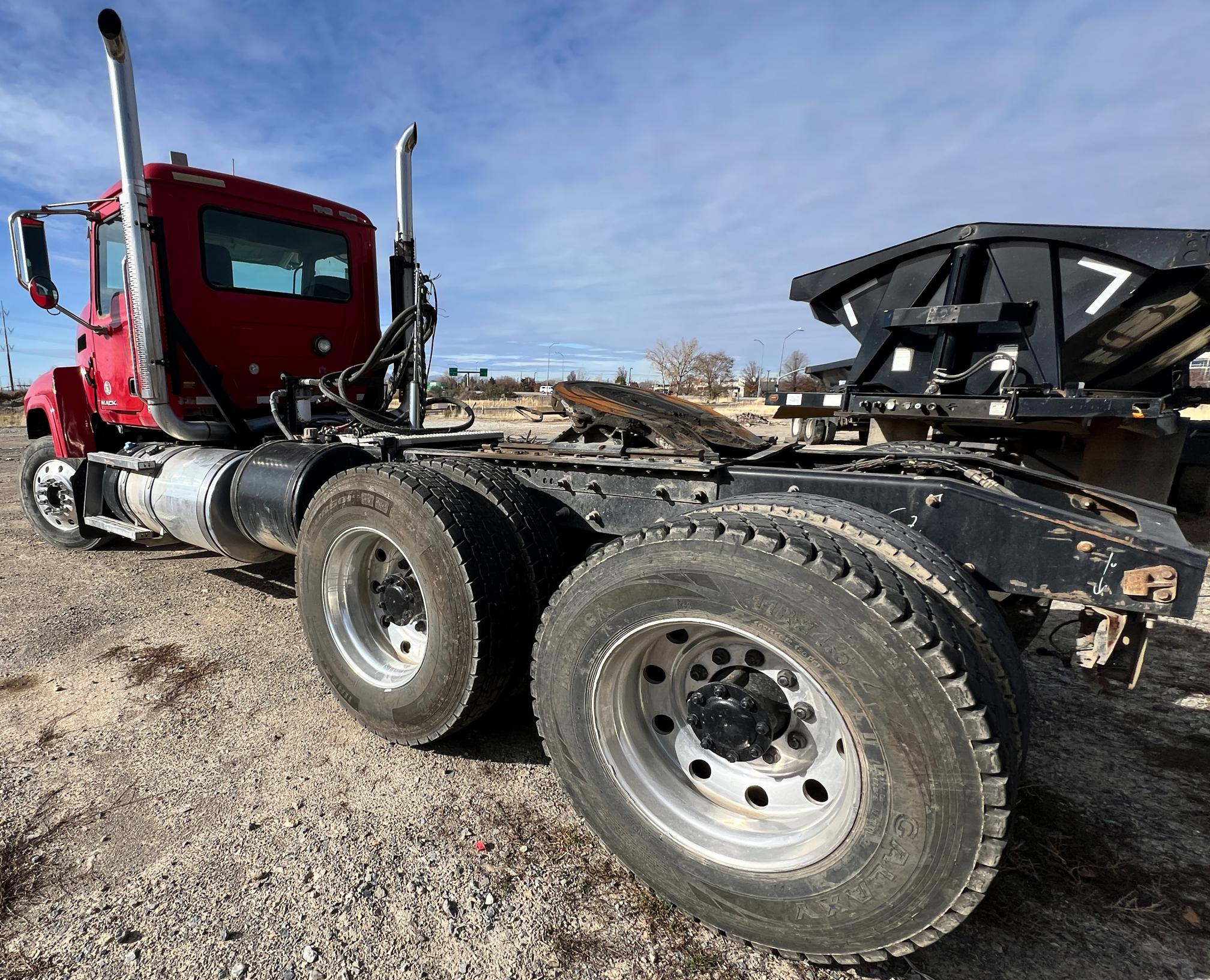 2012 MACK Pinnacle CHU613 - view 5 of 30