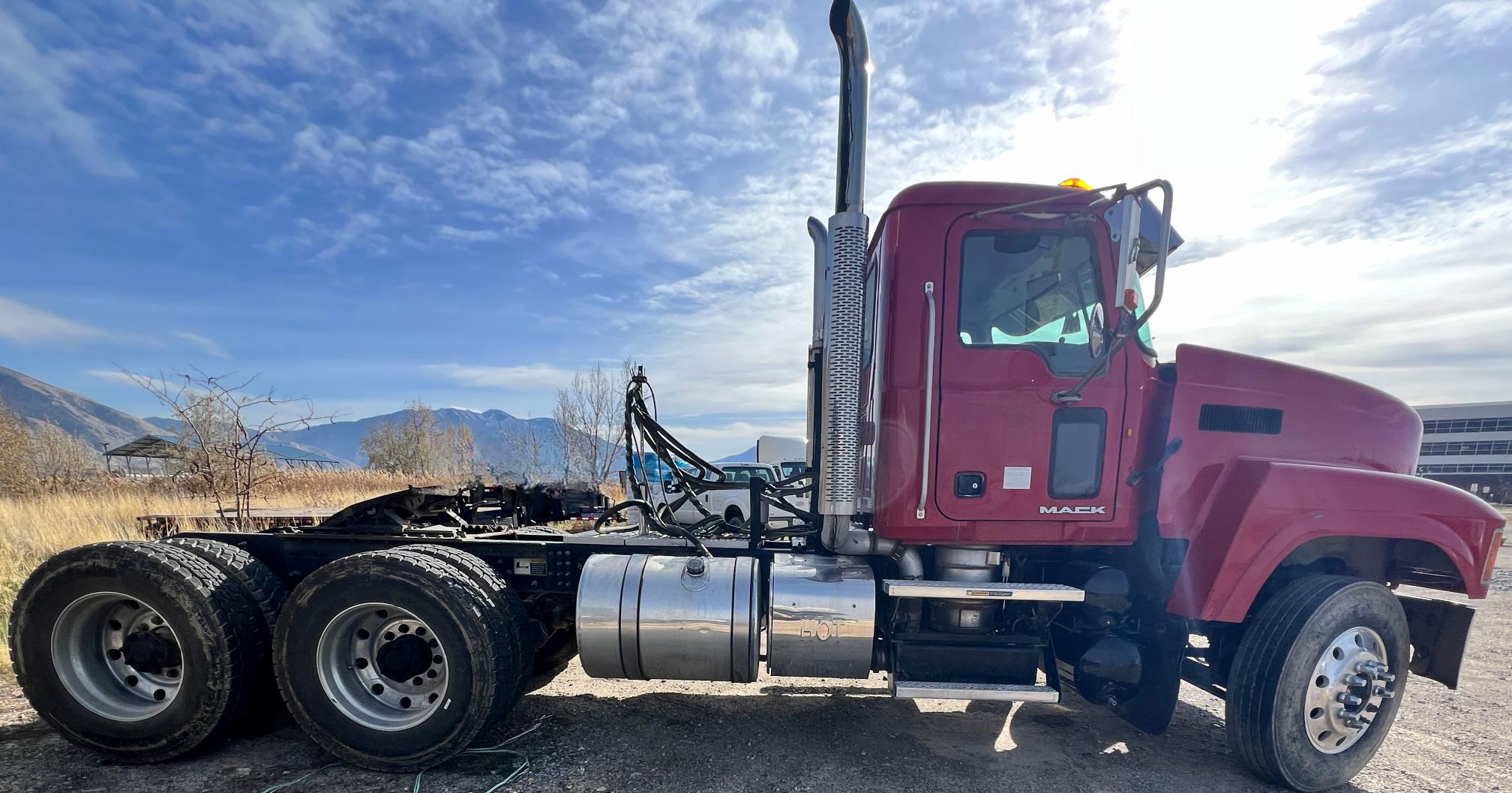 2012 MACK Pinnacle CHU613 - view 8 of 30