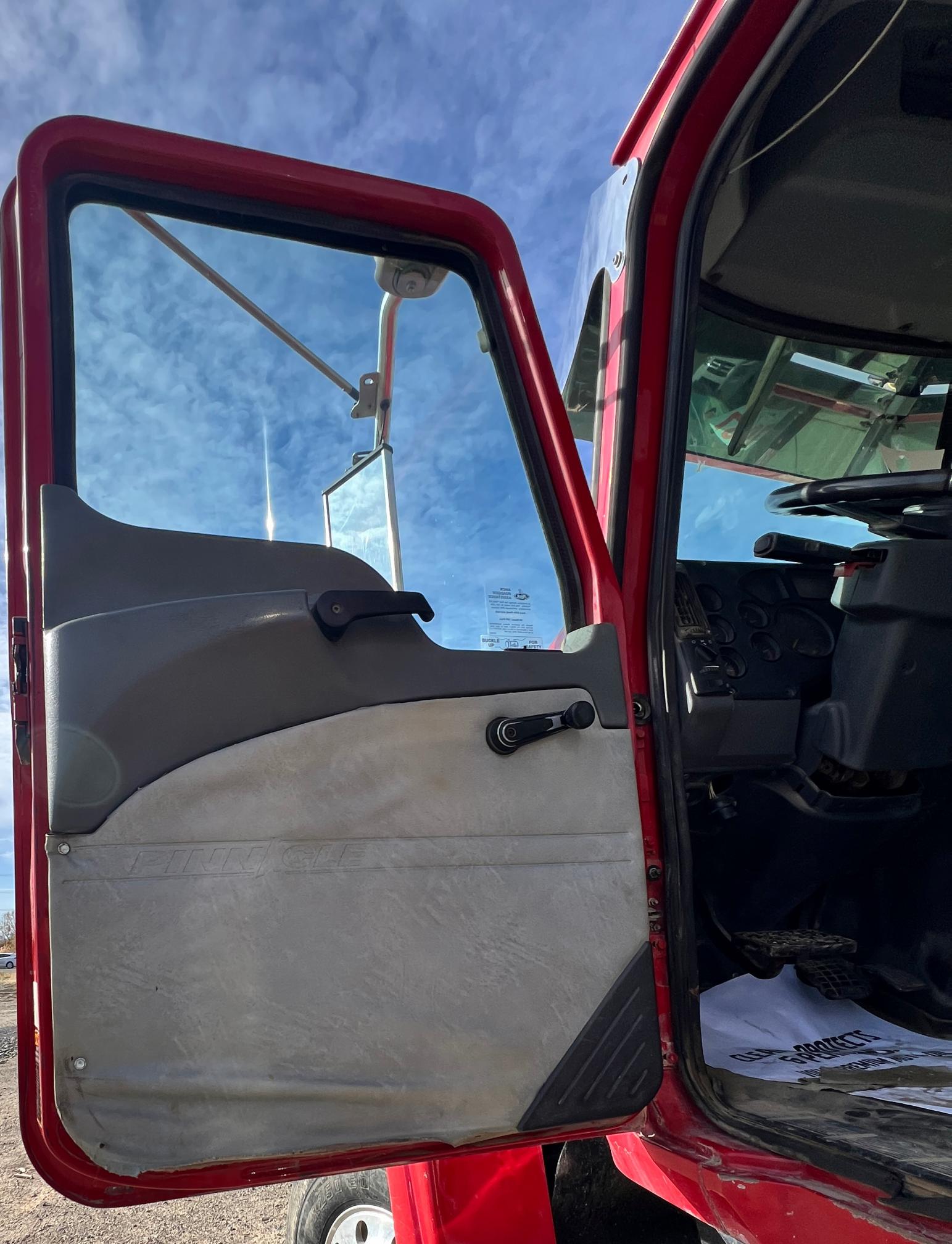 2012 MACK Pinnacle CHU613 - view 10 of 30