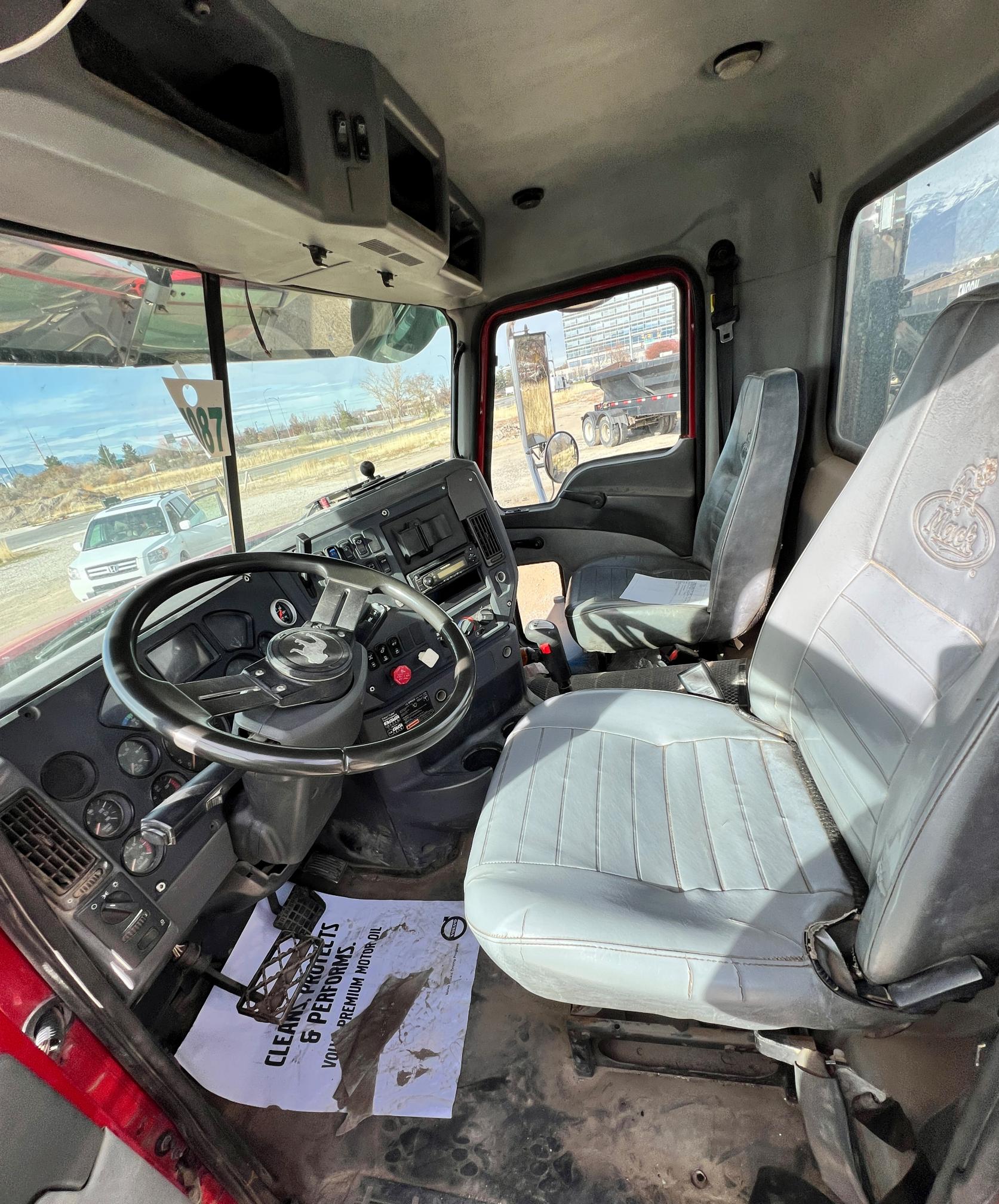 2012 MACK Pinnacle CHU613 - view 13 of 30