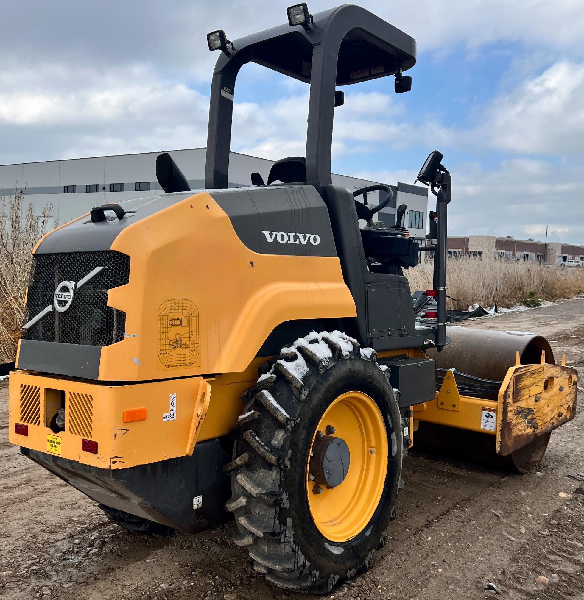 2019 VOLVO SD45d - view 1 of 27