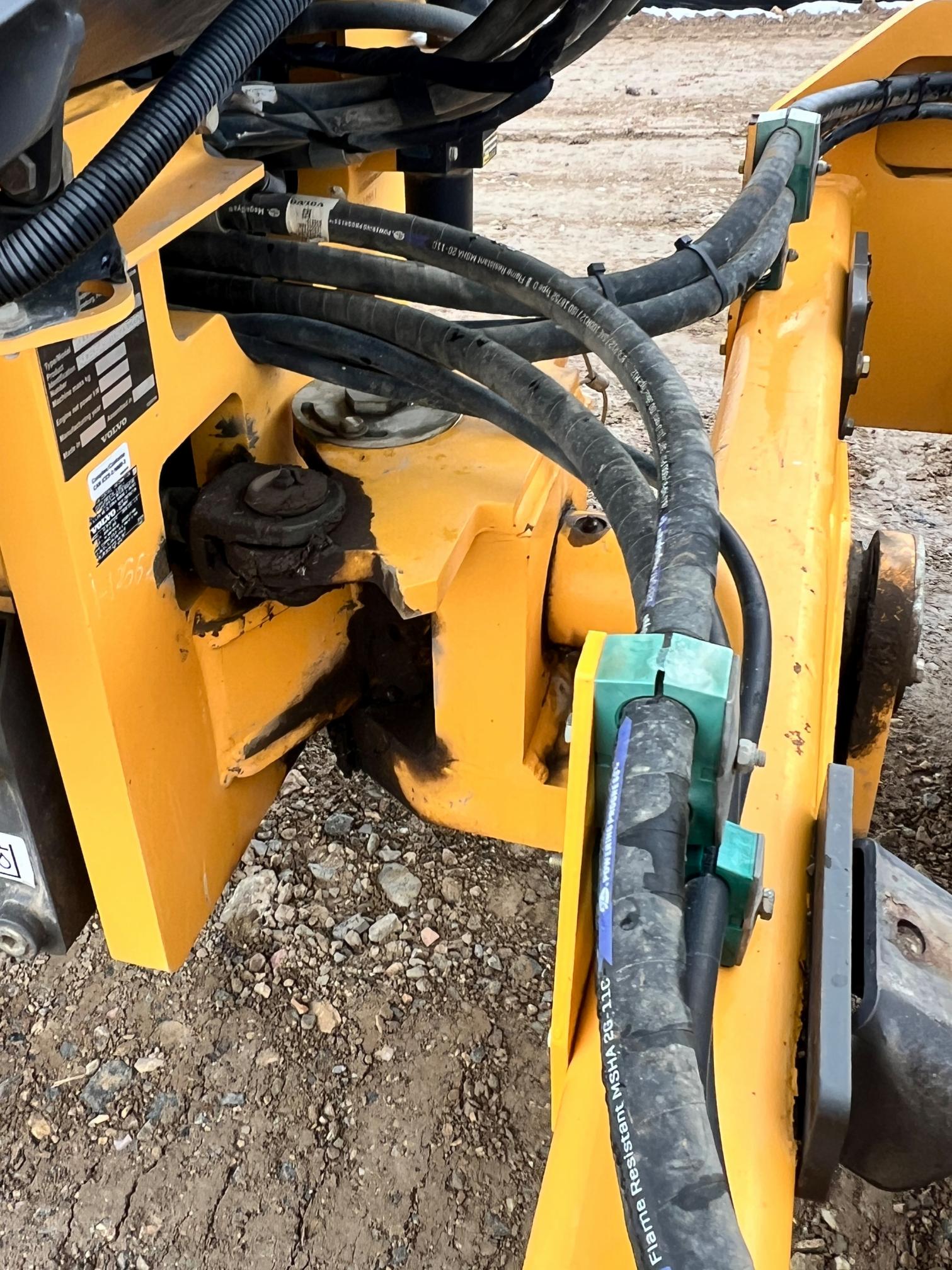 2019 VOLVO SD45d - view 18 of 27