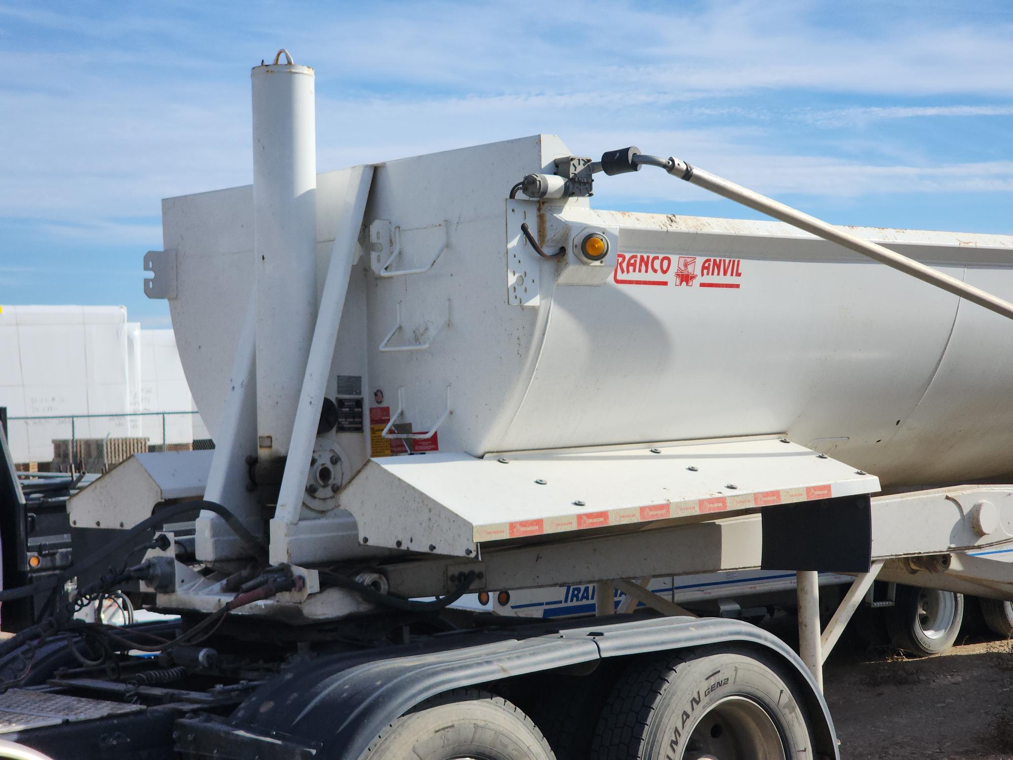 2022 DRAGON 36 - view 2 of 21