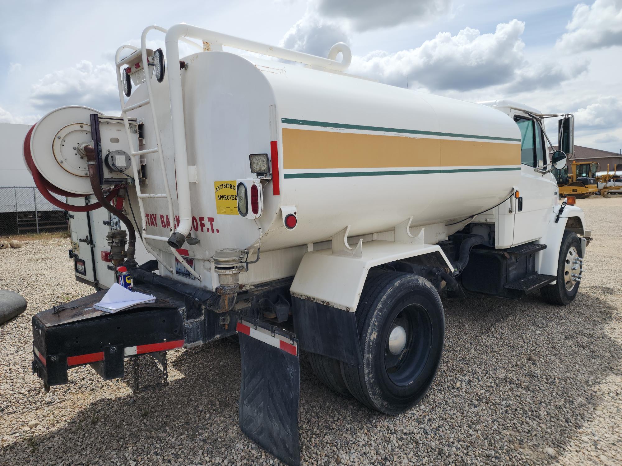 2000 FREIGHTLINER FL70 - view 5 of 30