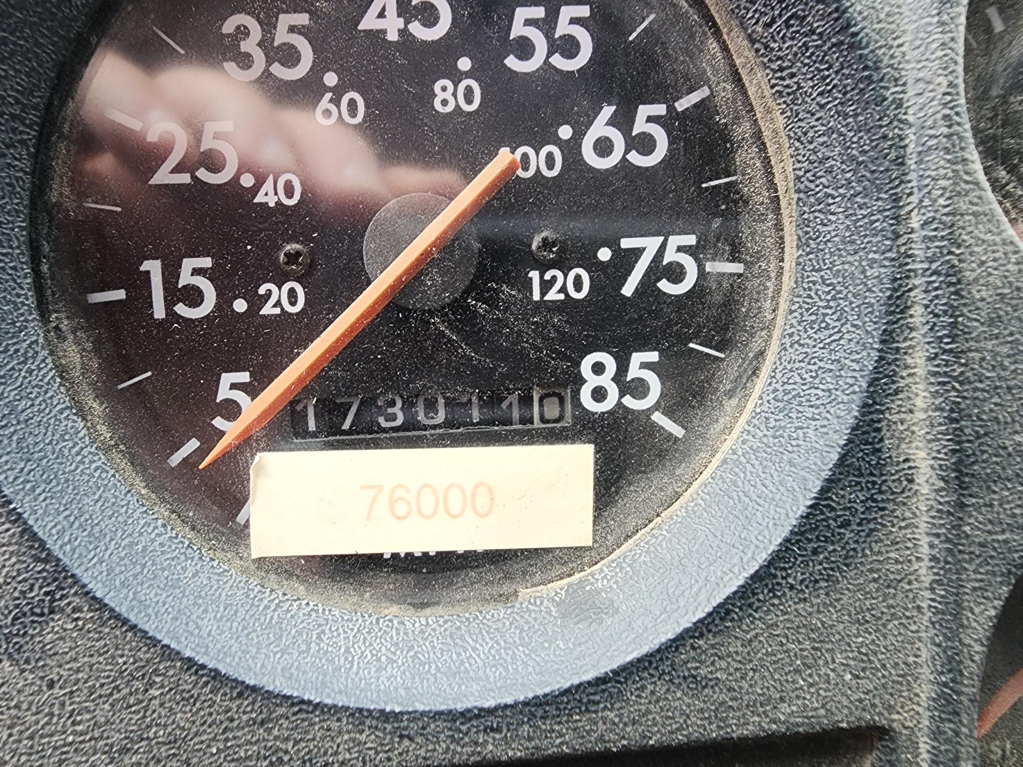 2000 FREIGHTLINER FL70 - view 9 of 30