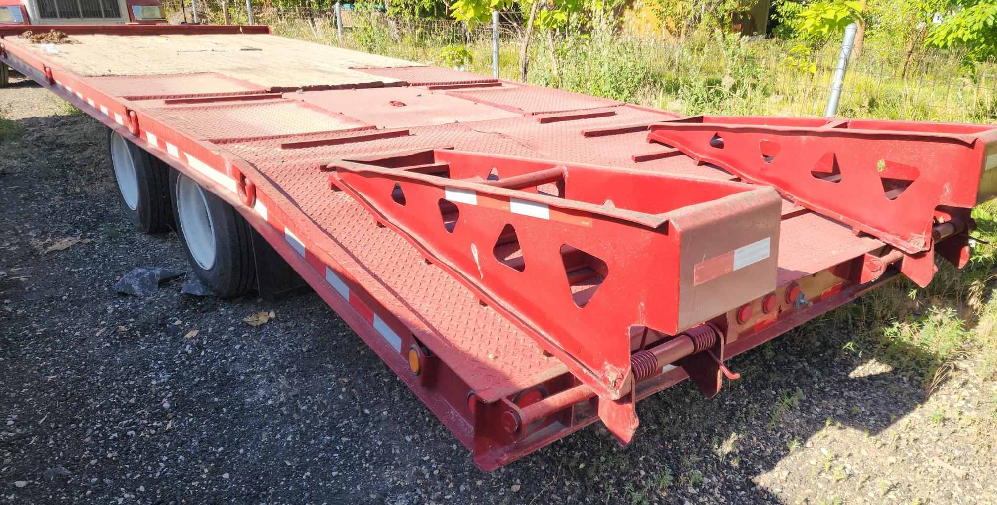 2000 TRAIL KING TK40LP-2400 Tilt Deck - view 4 of 8