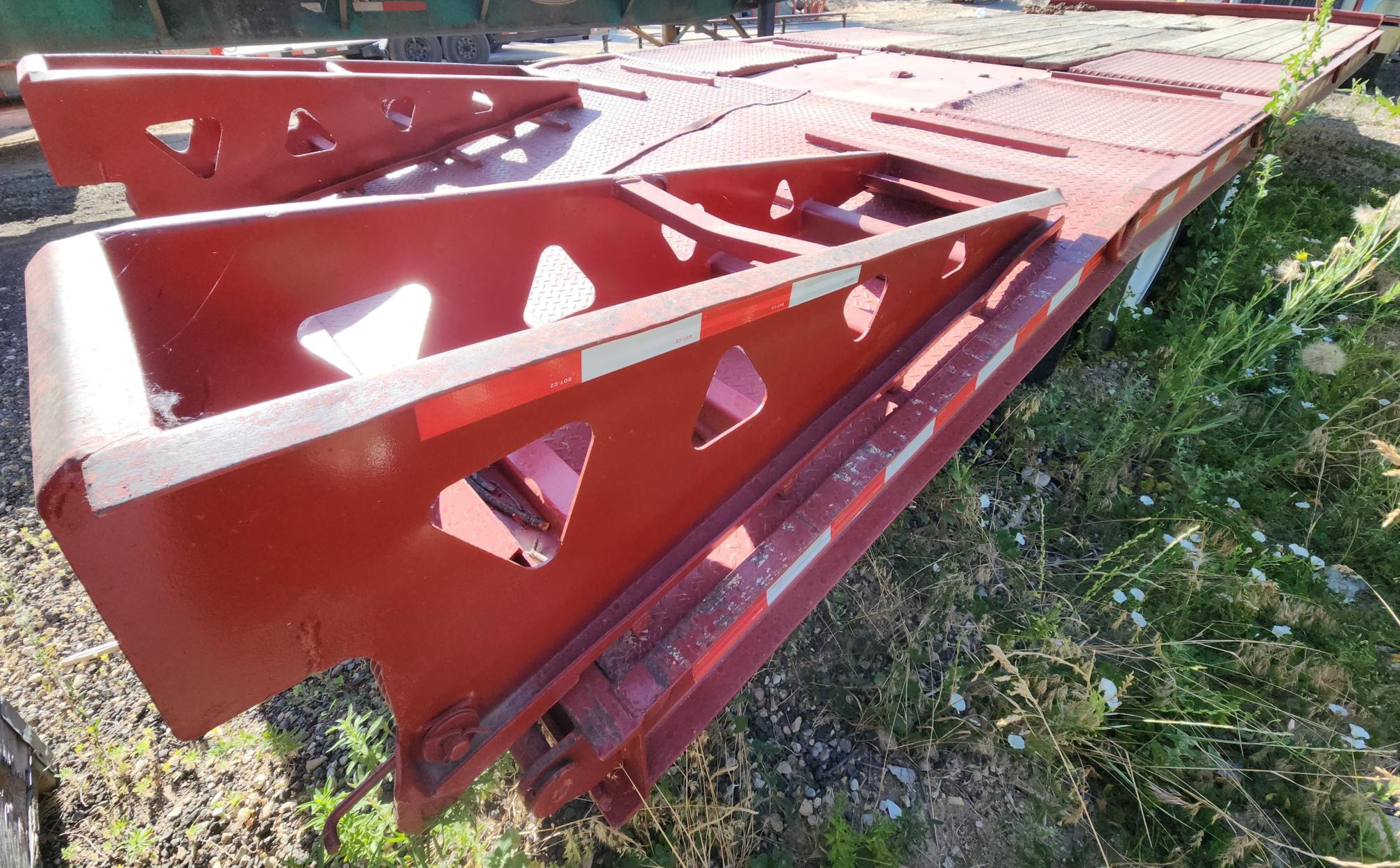 2000 TRAIL KING TK40LP-2400 Tilt Deck - view 5 of 8