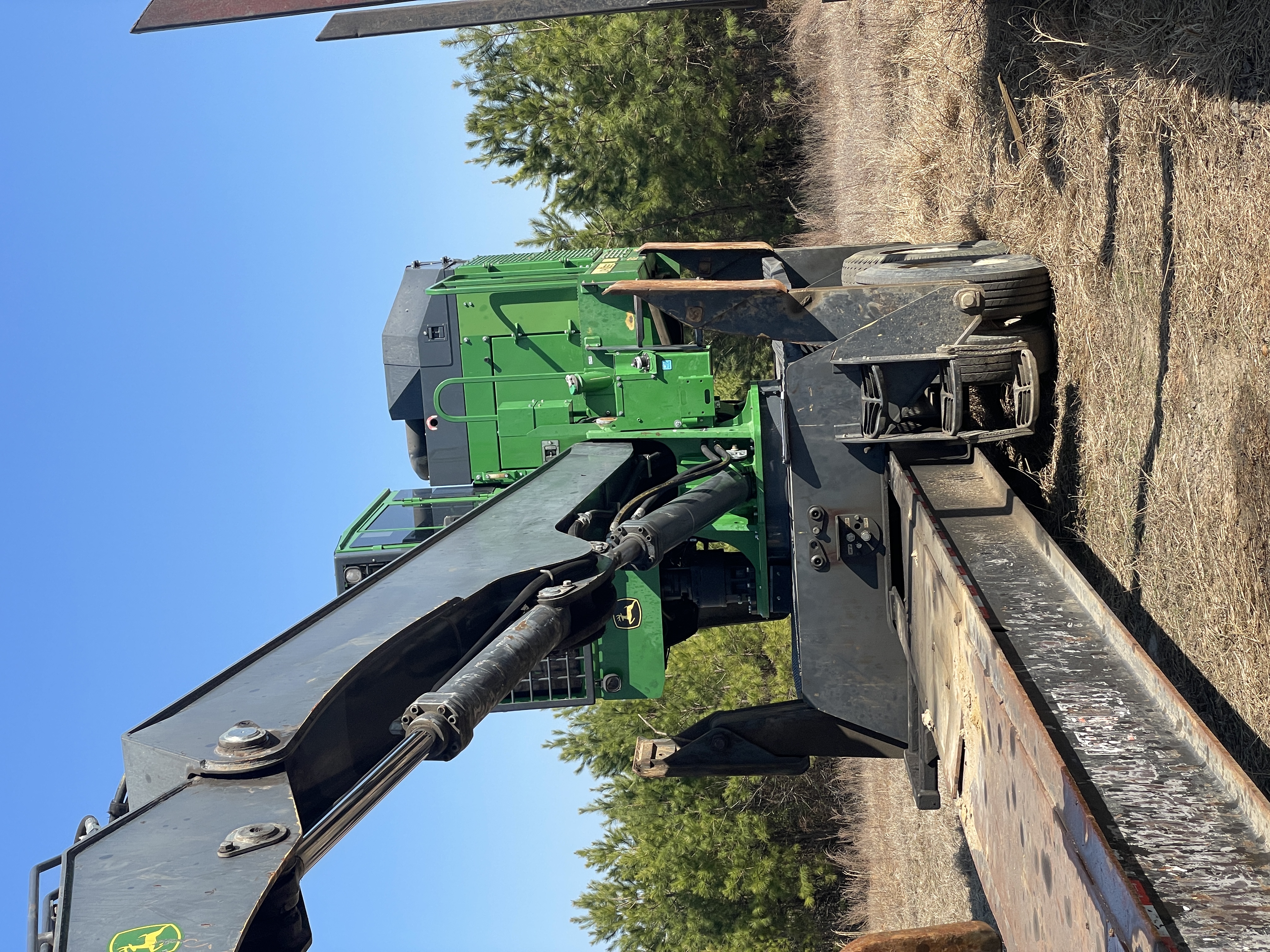 2017 JOHN DEERE 437E Knuckleboom Loader - view 1 of 13