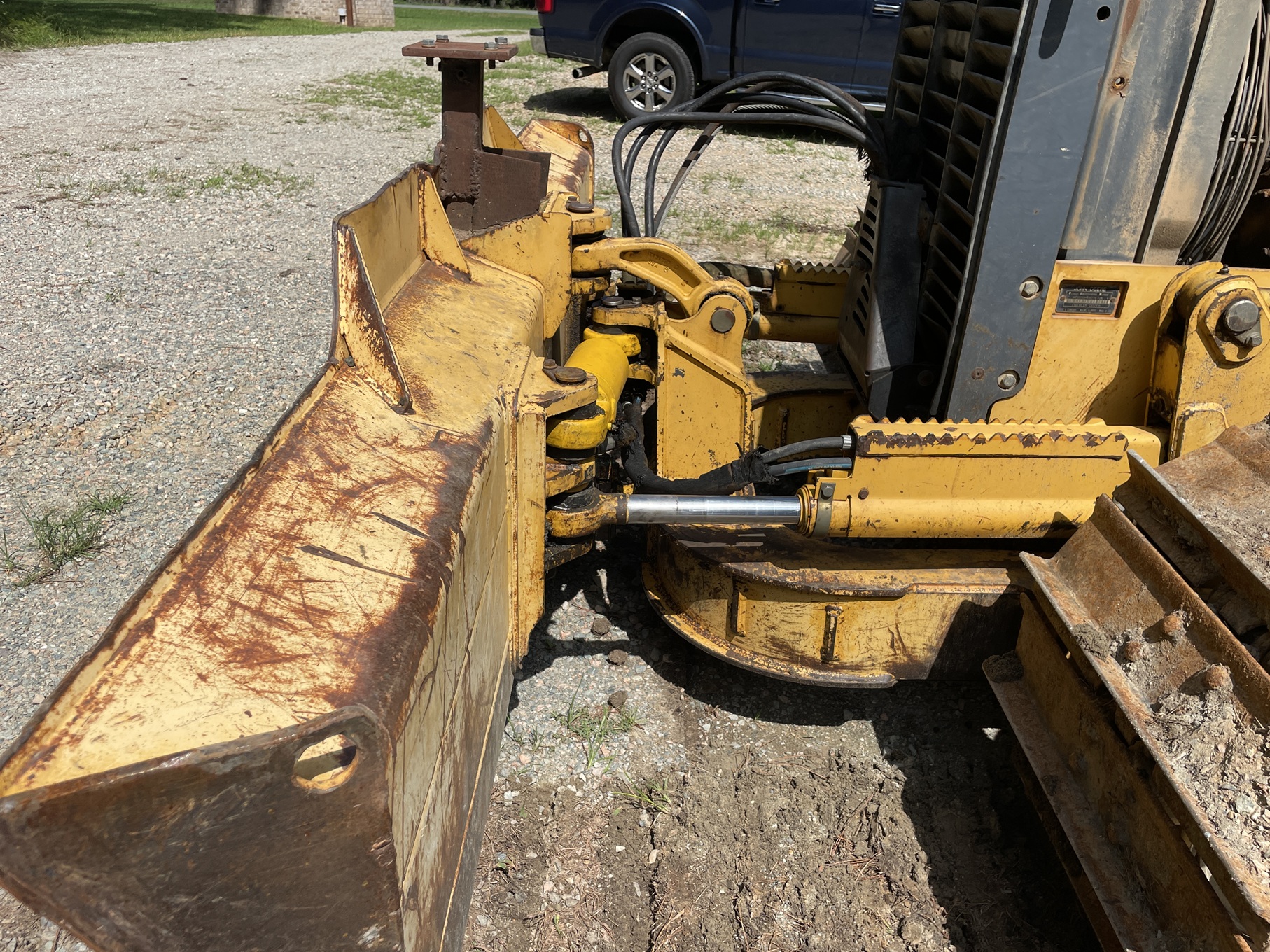 2002 DEERE 550H LGP - view 8 of 23