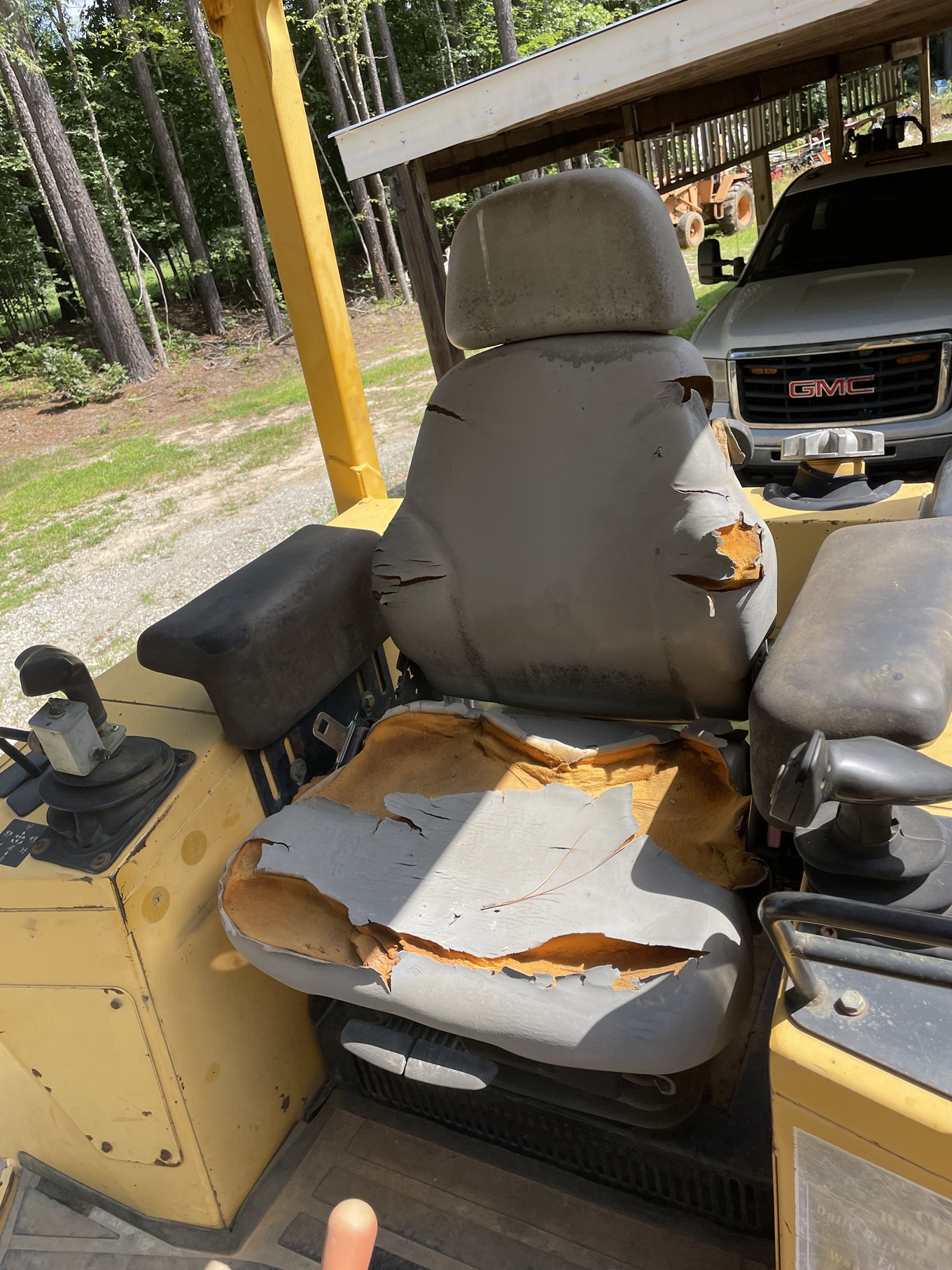 2002 DEERE 550H LGP - view 12 of 23