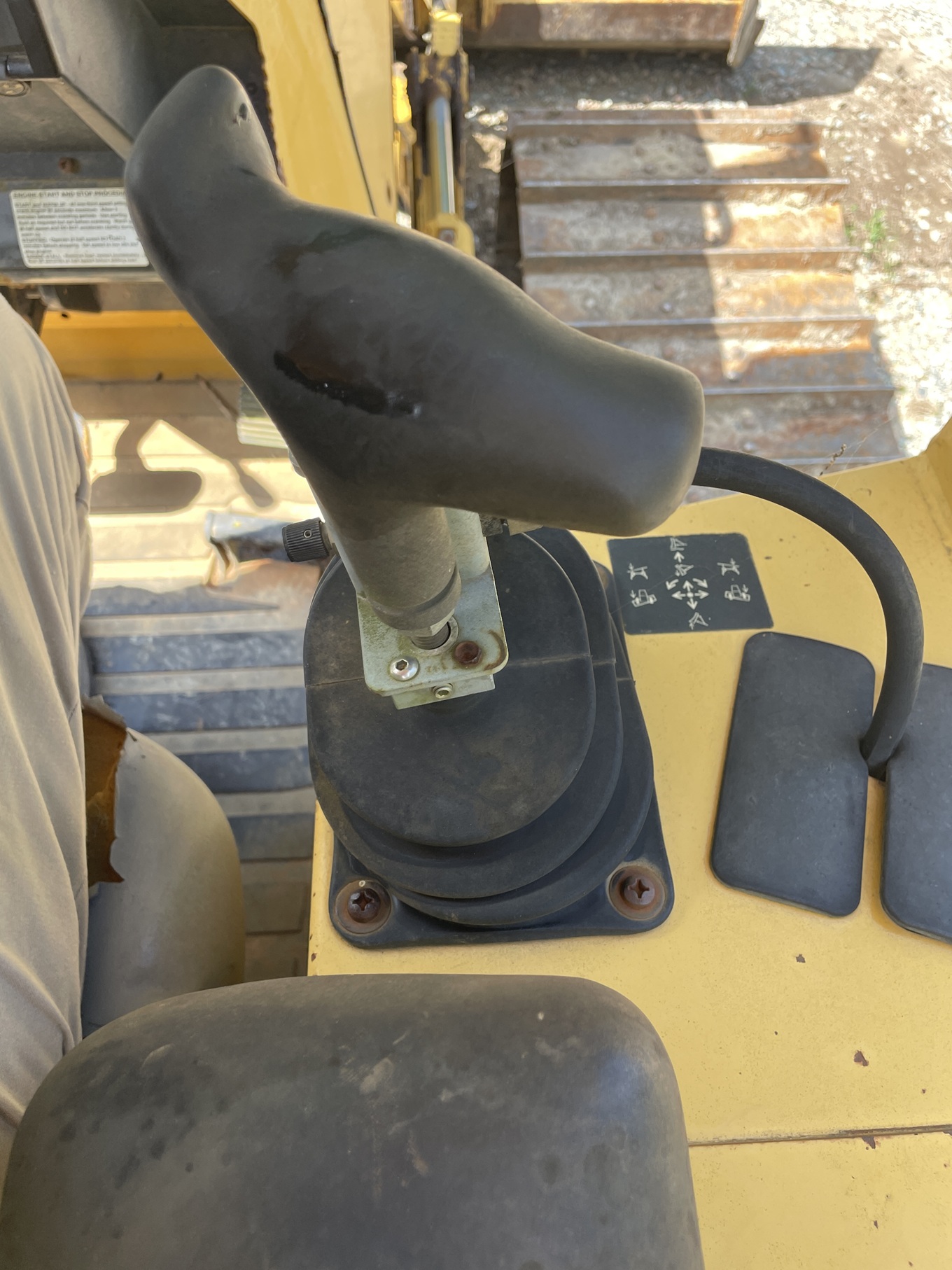 2002 DEERE 550H LGP - view 15 of 23