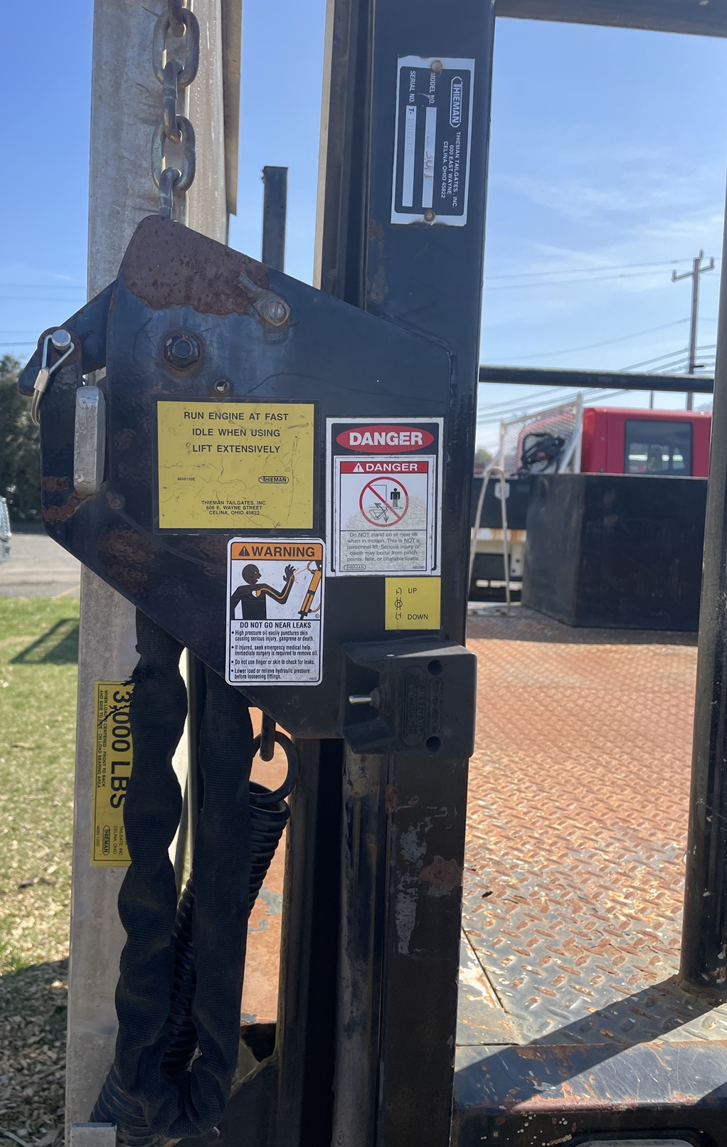 2012 FORD F550 Flatbed Liftgate - view 5 of 5