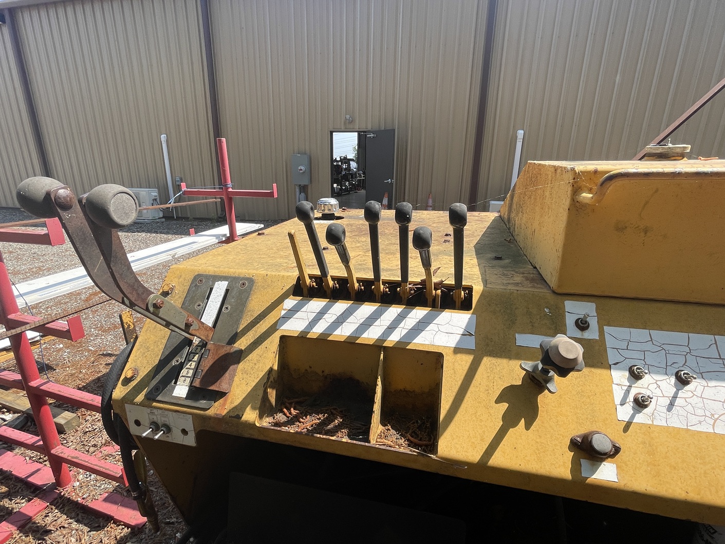 2001 BLAW-KNOX P875 Paver - view 4 of 20