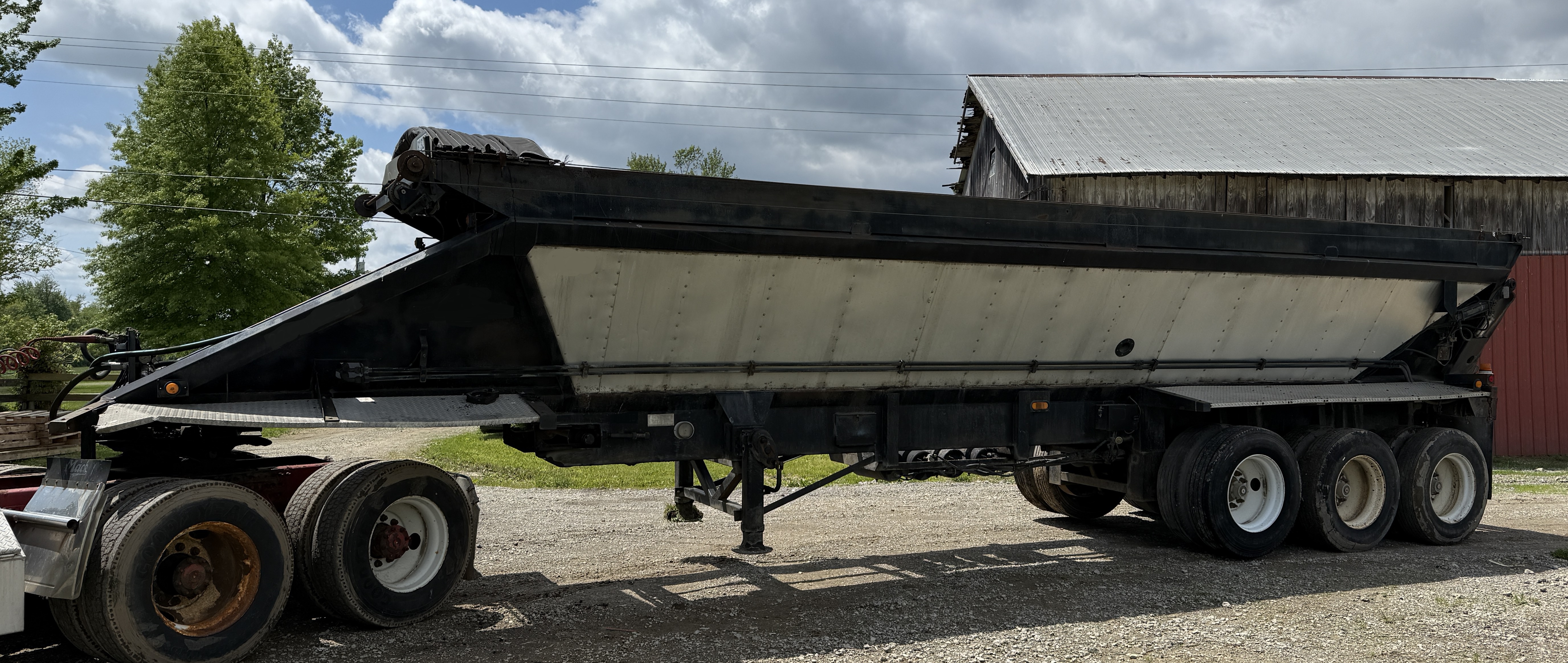 2001 TRAIL KING LB334 - view 2 of 16