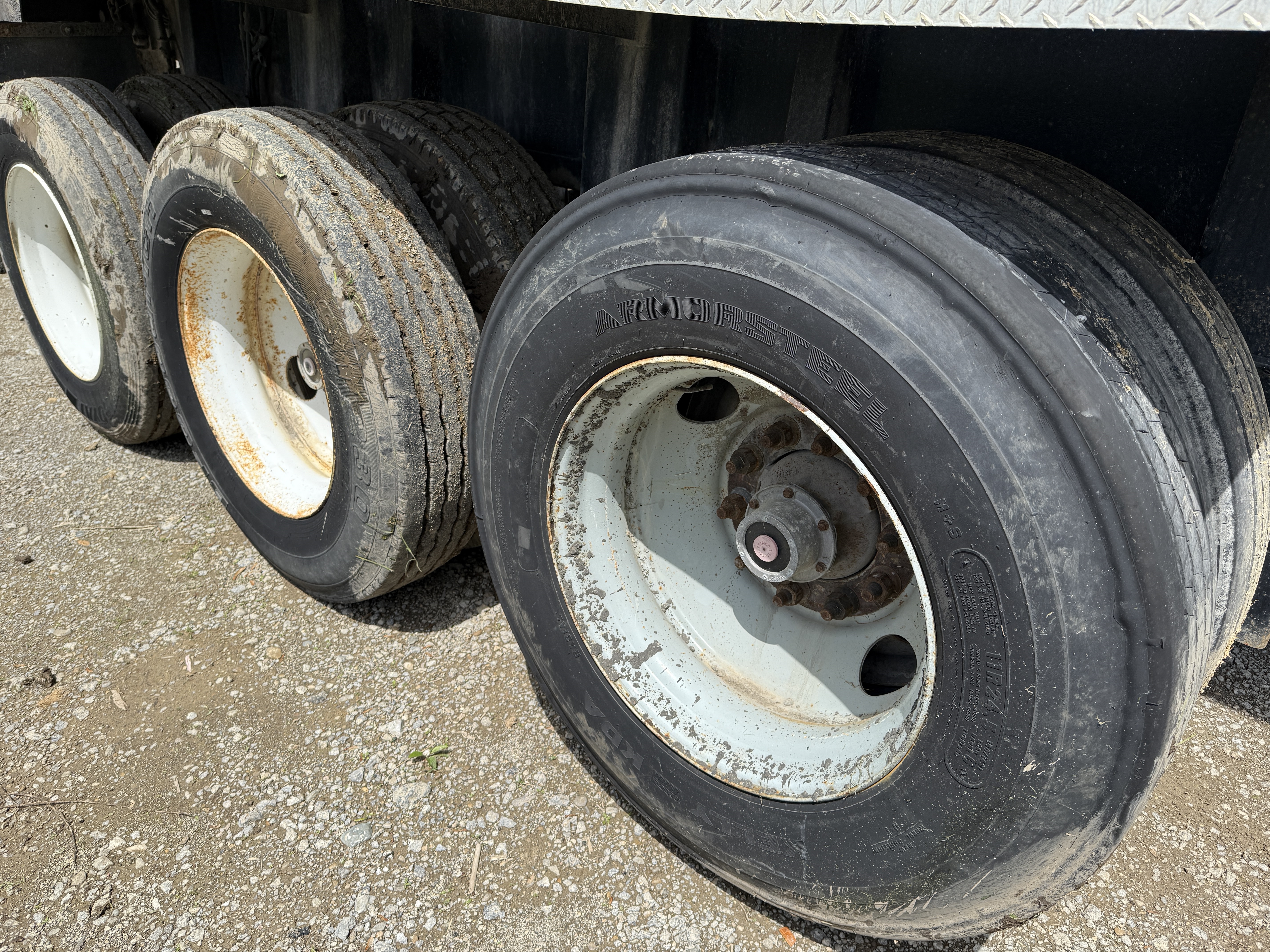 2001 TRAIL KING LB334 - view 8 of 16