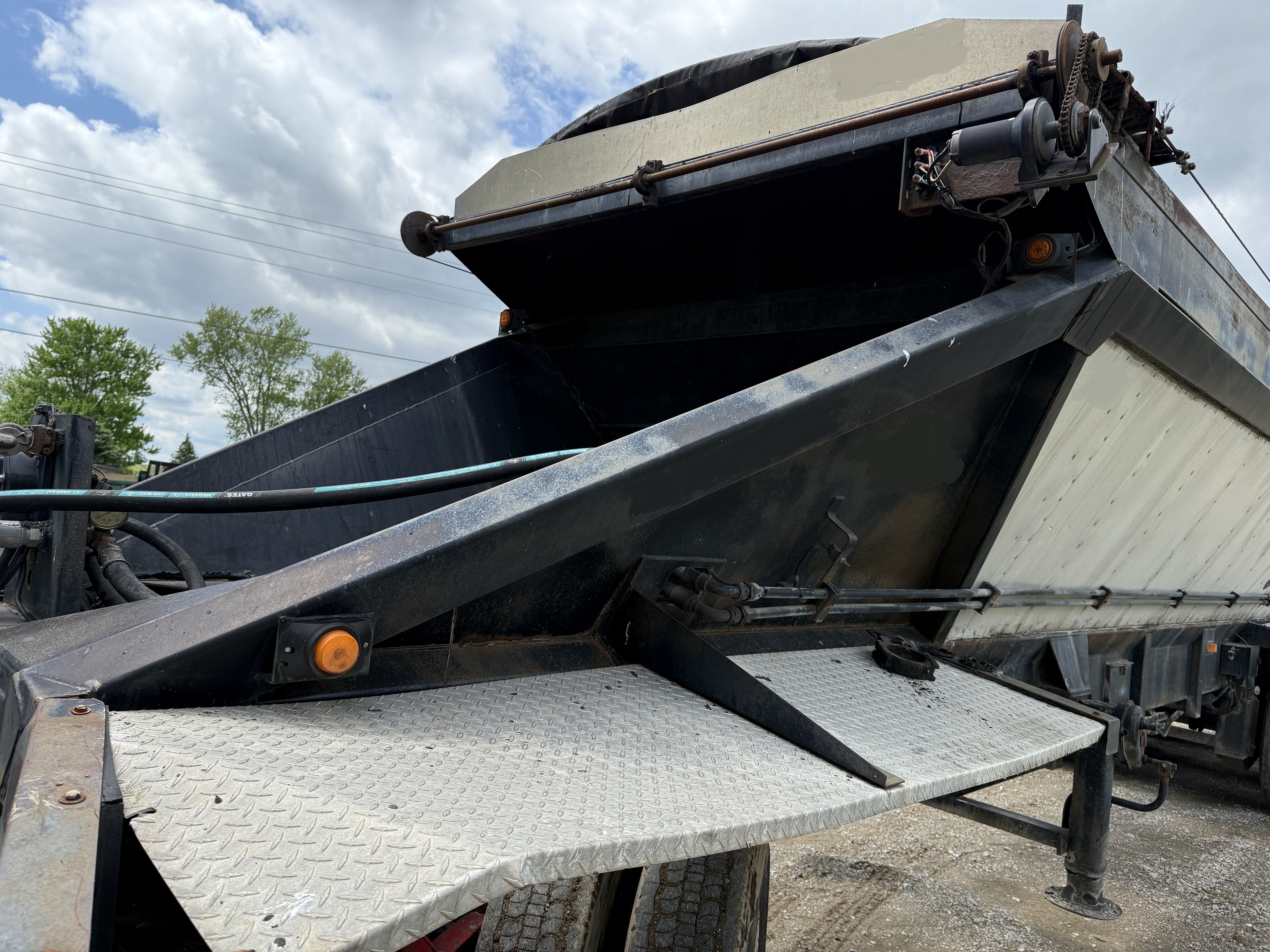 2001 TRAIL KING LB334 - view 10 of 16