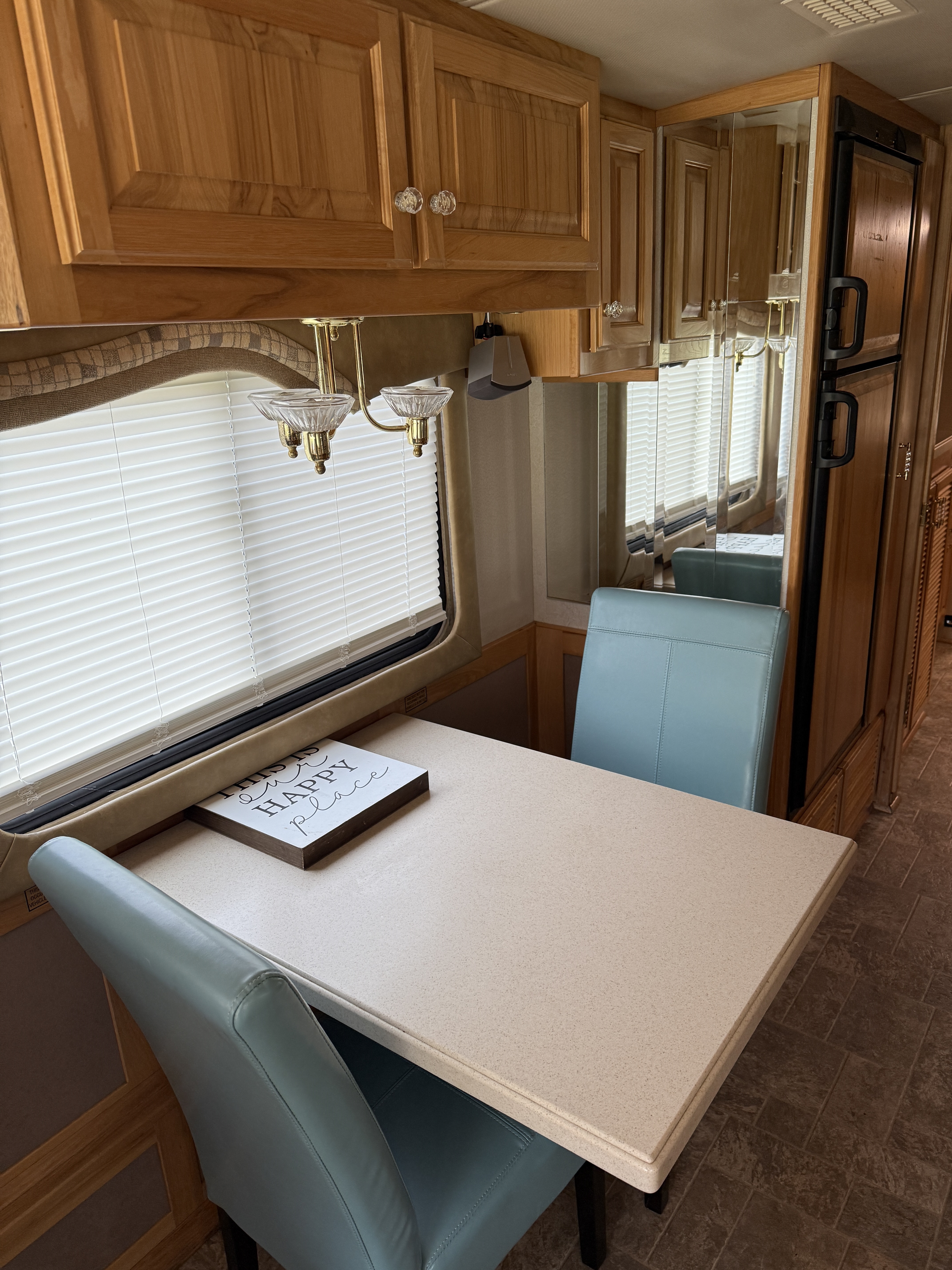 2001 AIRSTREAM Land Yacht XL396 - view 16 of 30