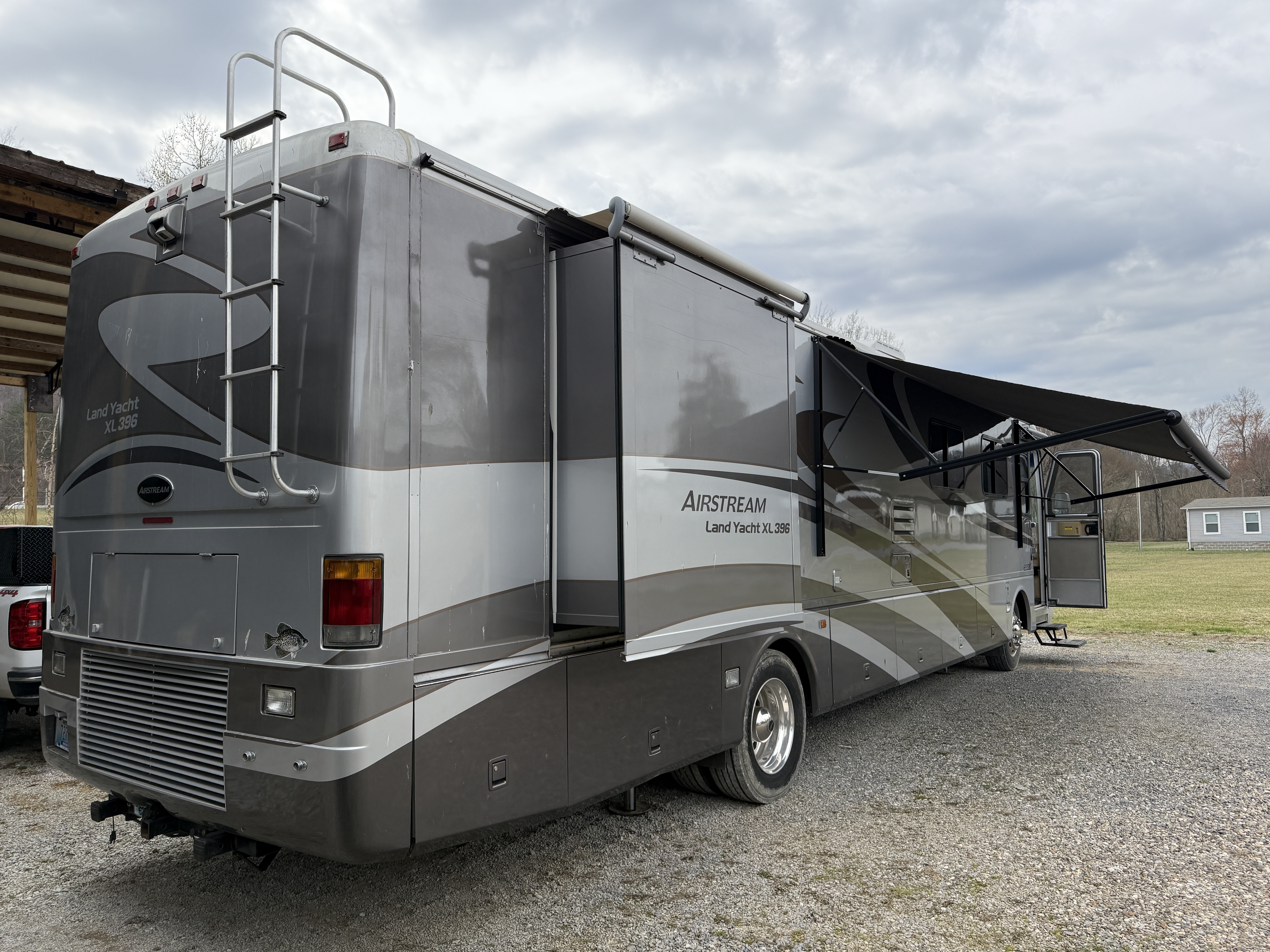 2001 AIRSTREAM Land Yacht XL396 - view 4 of 30