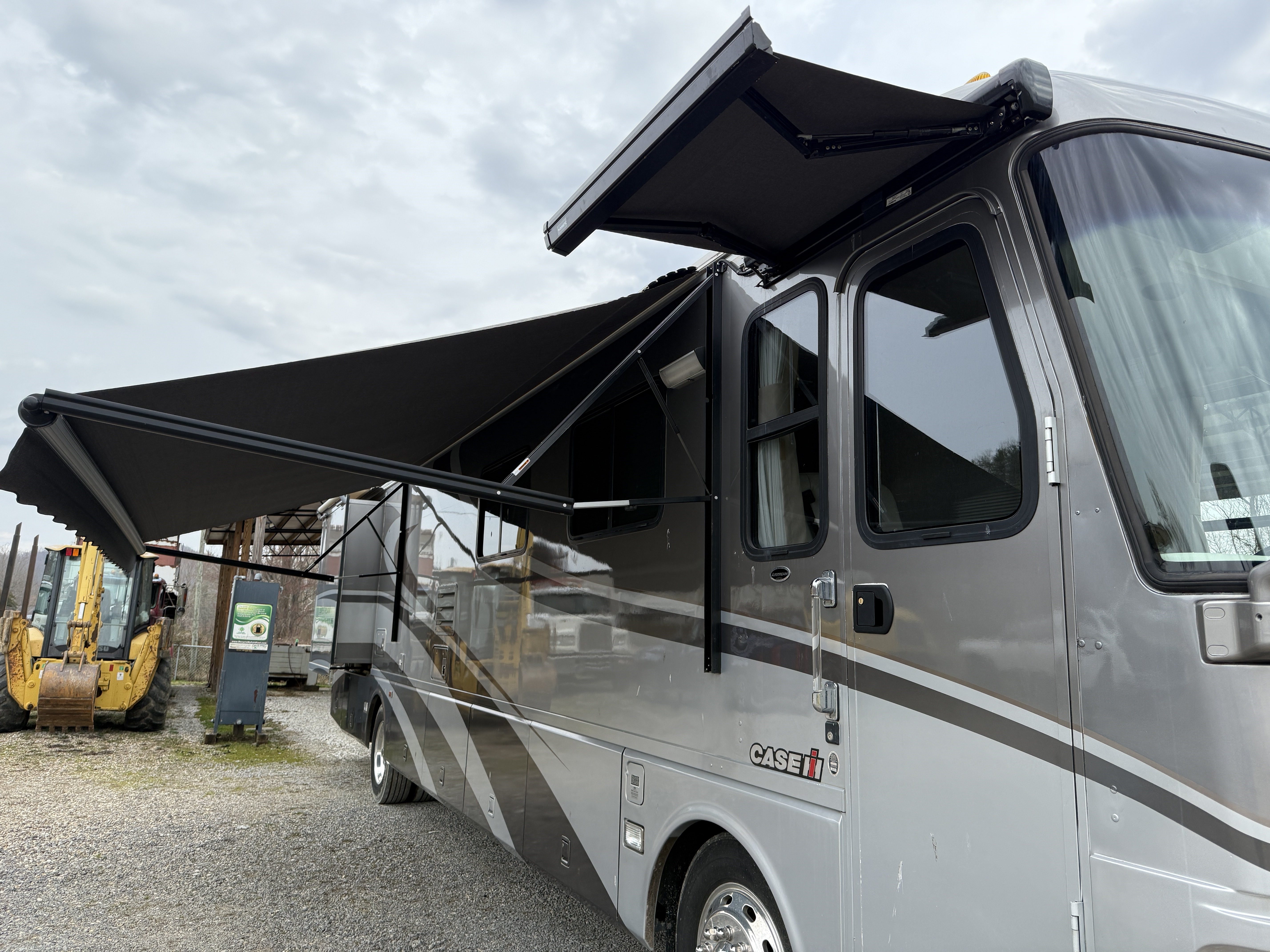 2001 AIRSTREAM Land Yacht XL396 - view 8 of 30