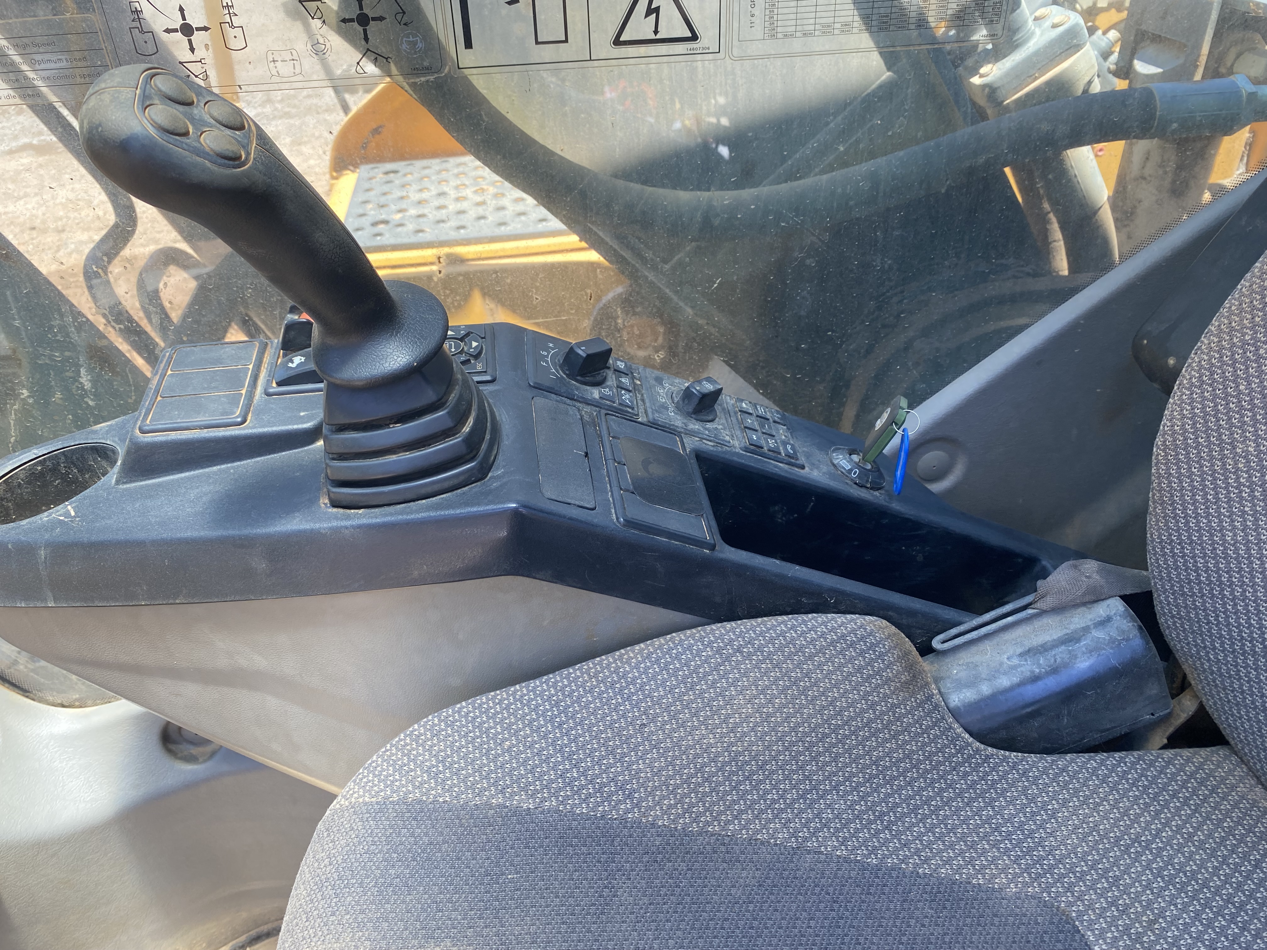 2016 VOLVO EC220E - view 17 of 18