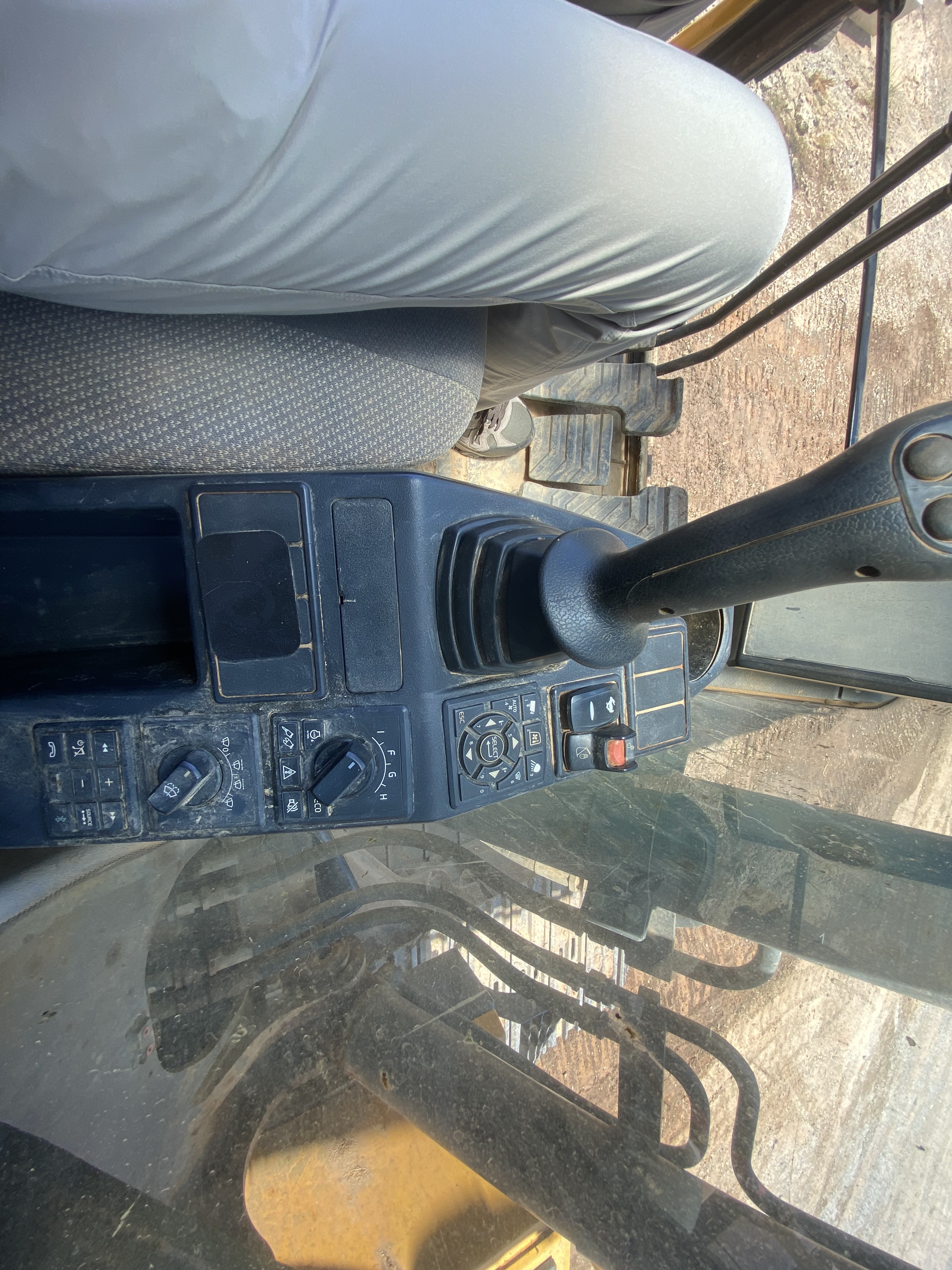 2016 VOLVO EC220E - view 15 of 18