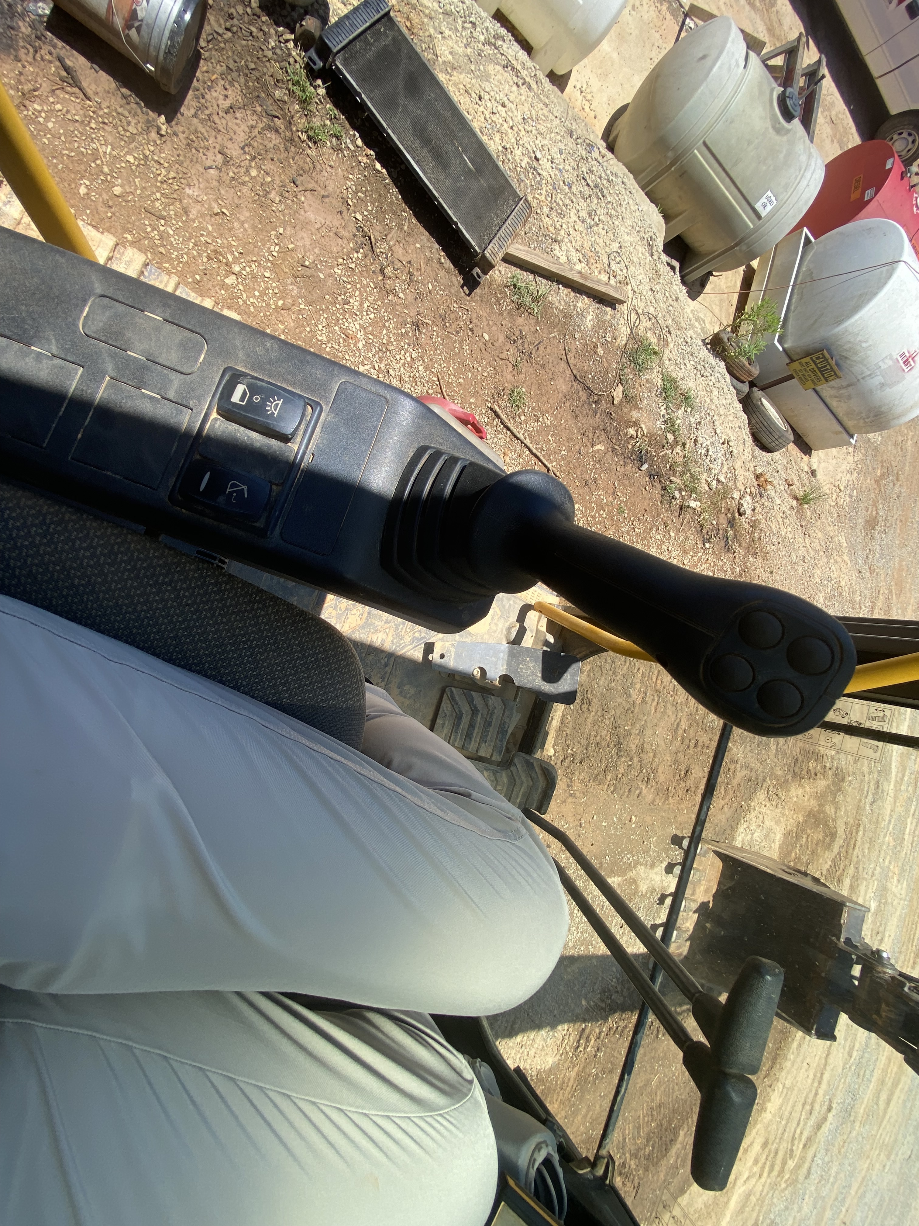 2016 VOLVO EC220E - view 14 of 18