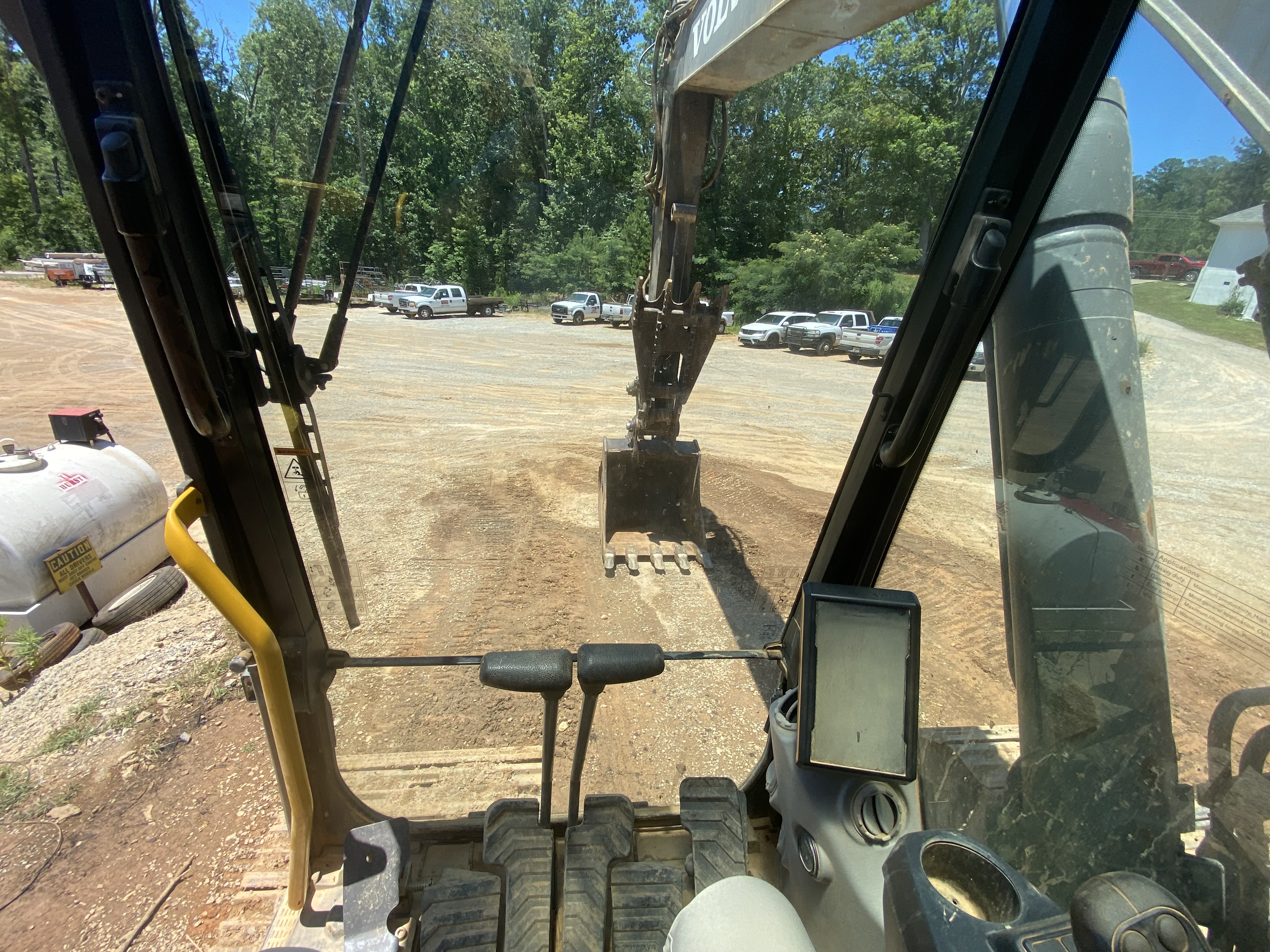 2016 VOLVO EC220E - view 13 of 18
