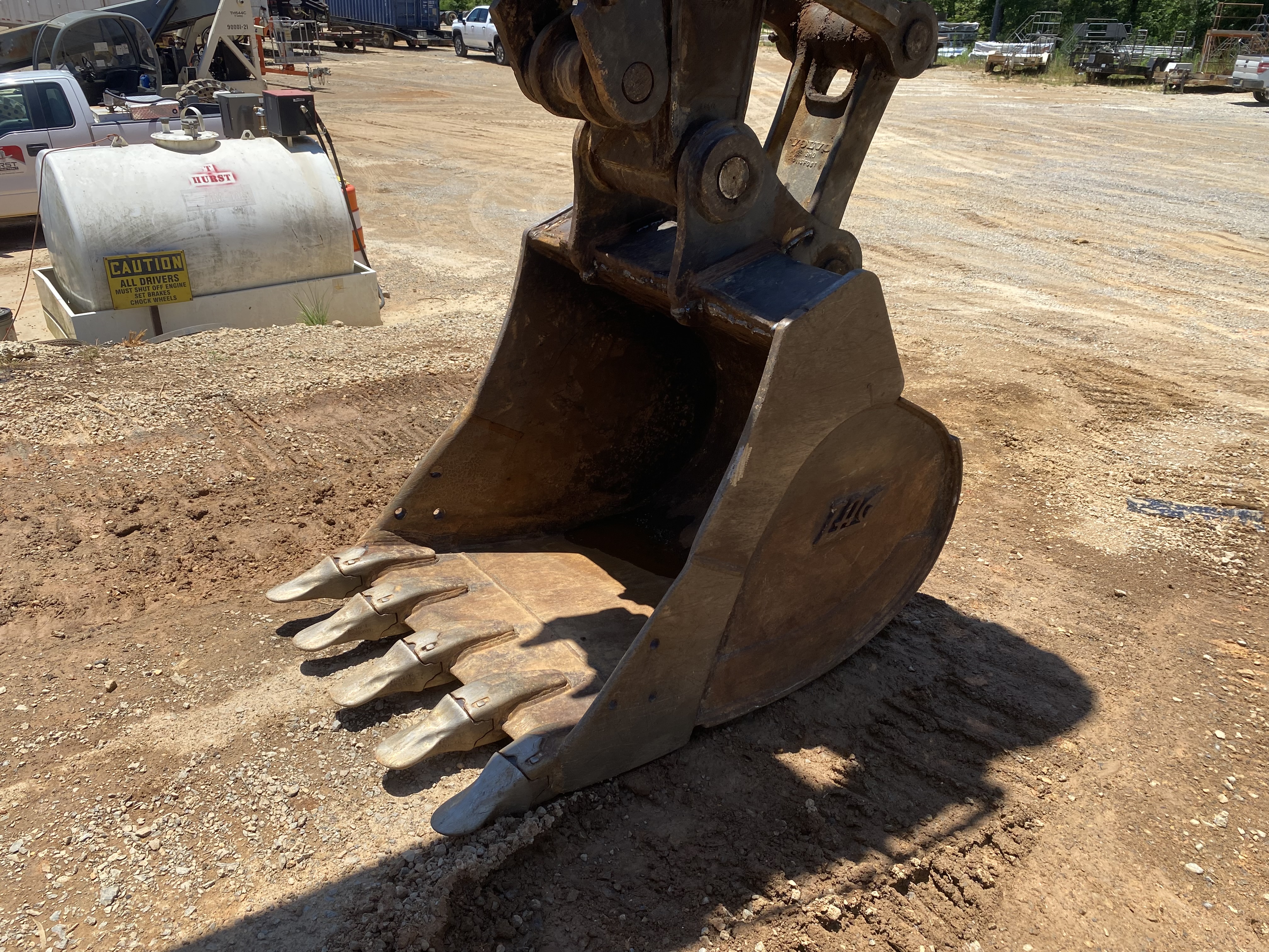 2016 VOLVO EC220E - view 3 of 18