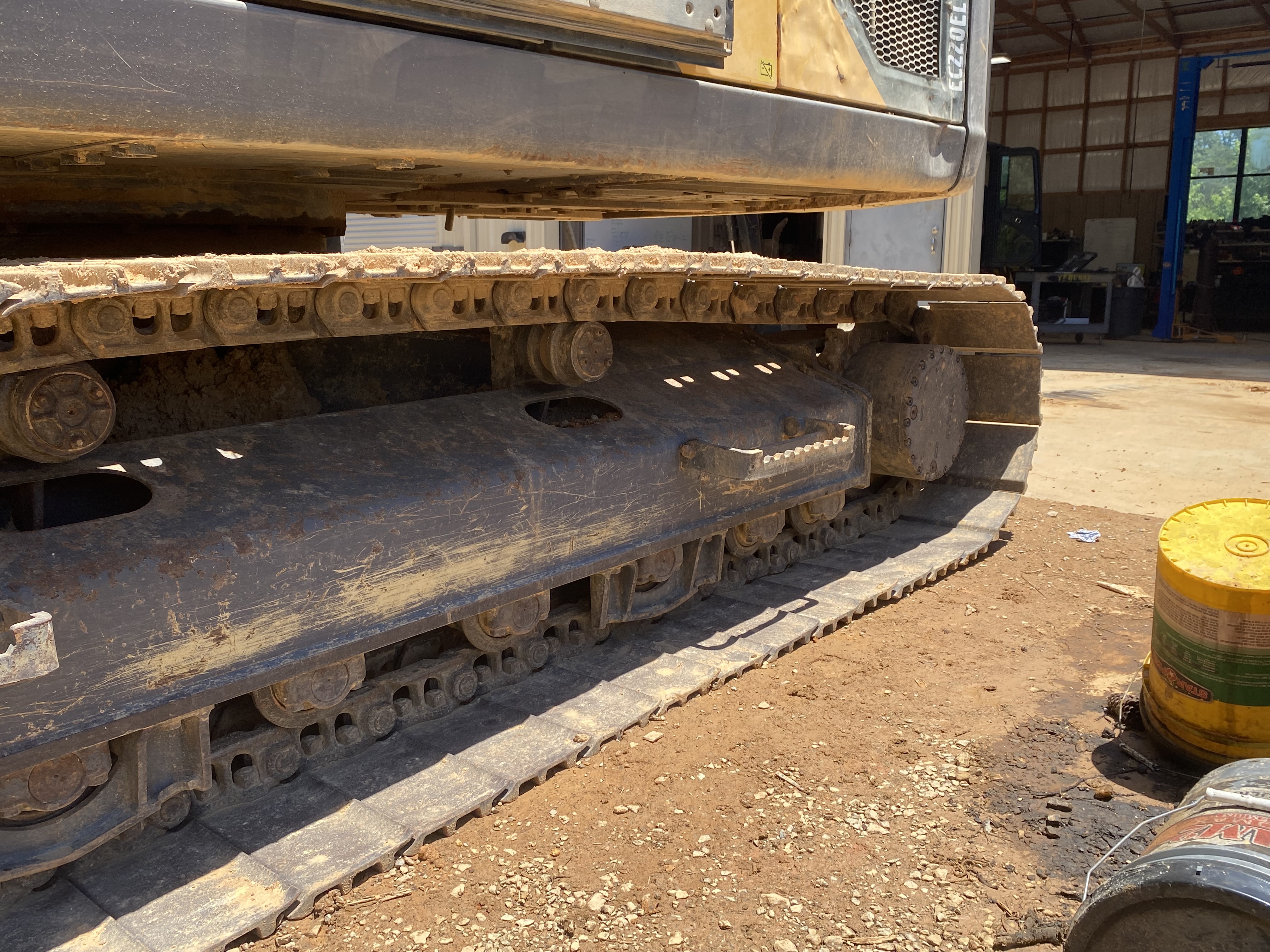 2016 VOLVO EC220E - view 7 of 18