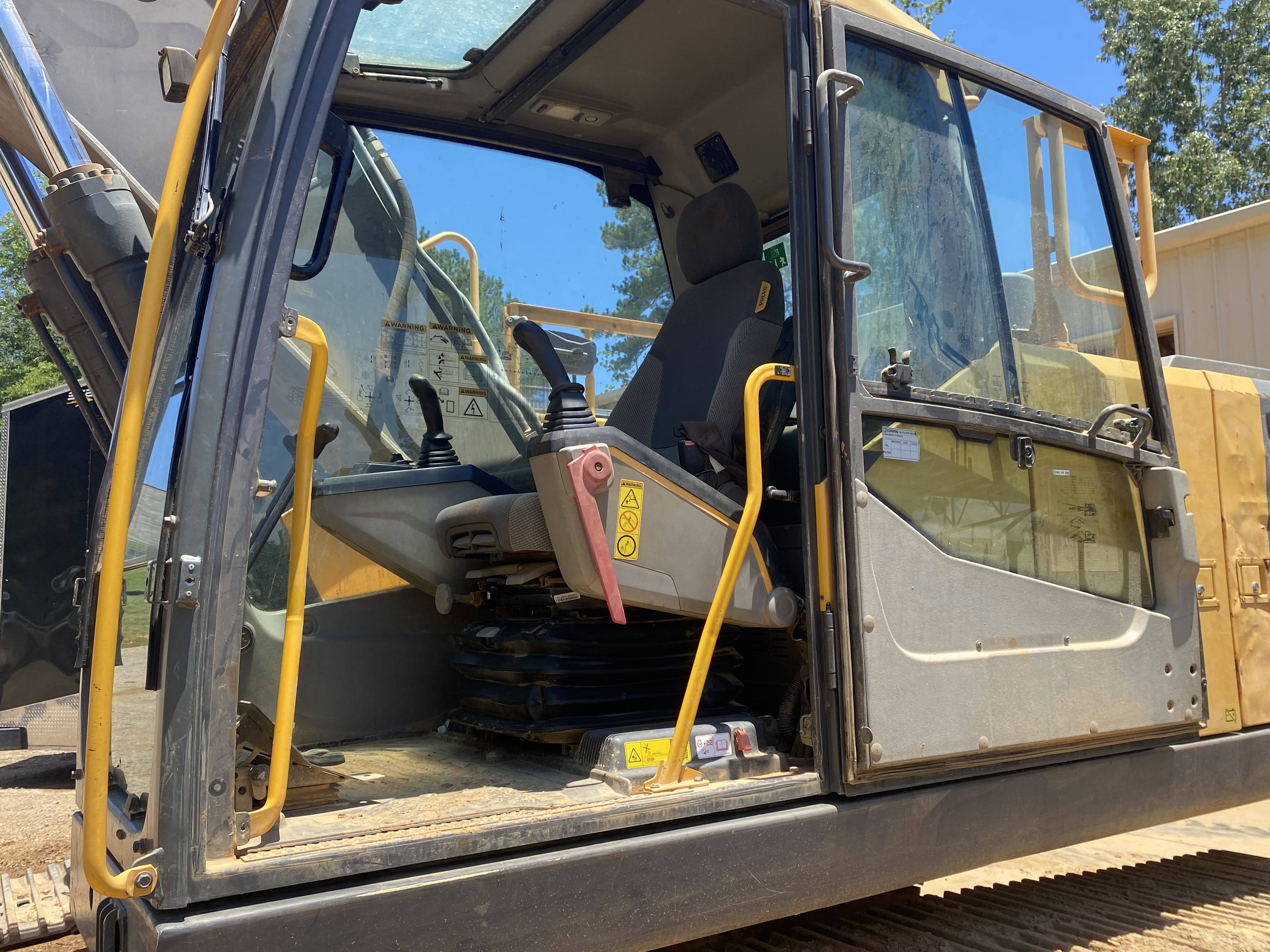 2016 VOLVO EC220E - view 6 of 18