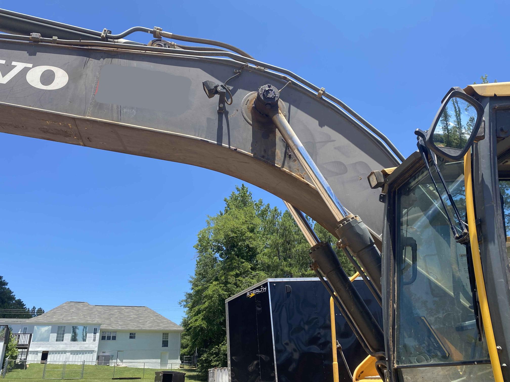 2016 VOLVO EC220E - view 5 of 18