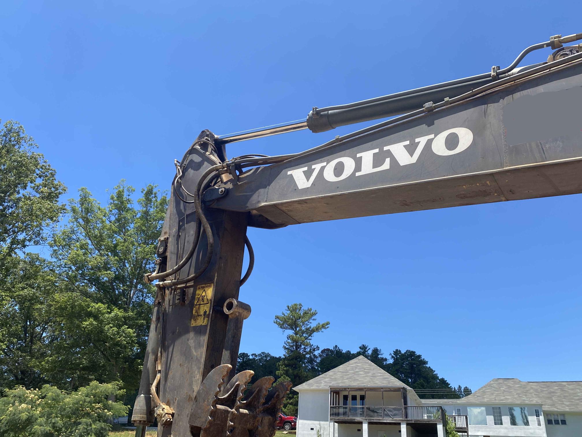 2016 VOLVO EC220E - view 4 of 18