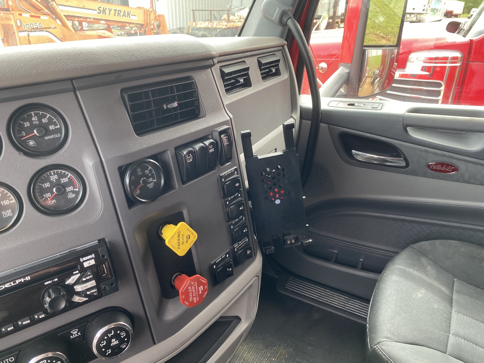 2017 PETERBILT 567 - view 17 of 29