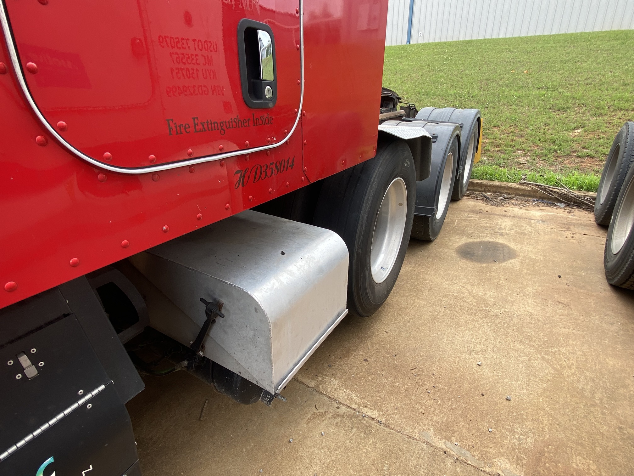 2017 PETERBILT 567 - view 10 of 29