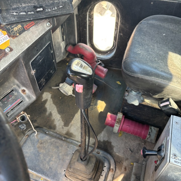 2004 PETERBILT 357 - view 2 of 9