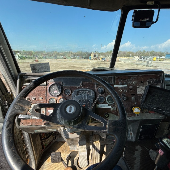 2004 PETERBILT 357 - view 5 of 9