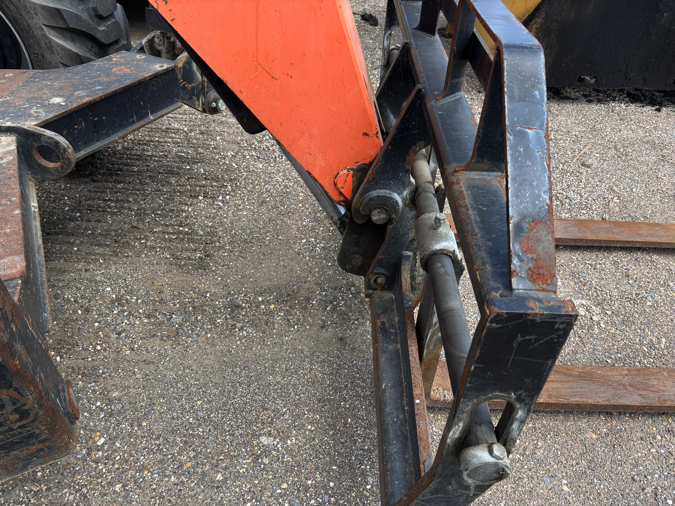 2013 SKYTRAK 10042 - view 2 of 2