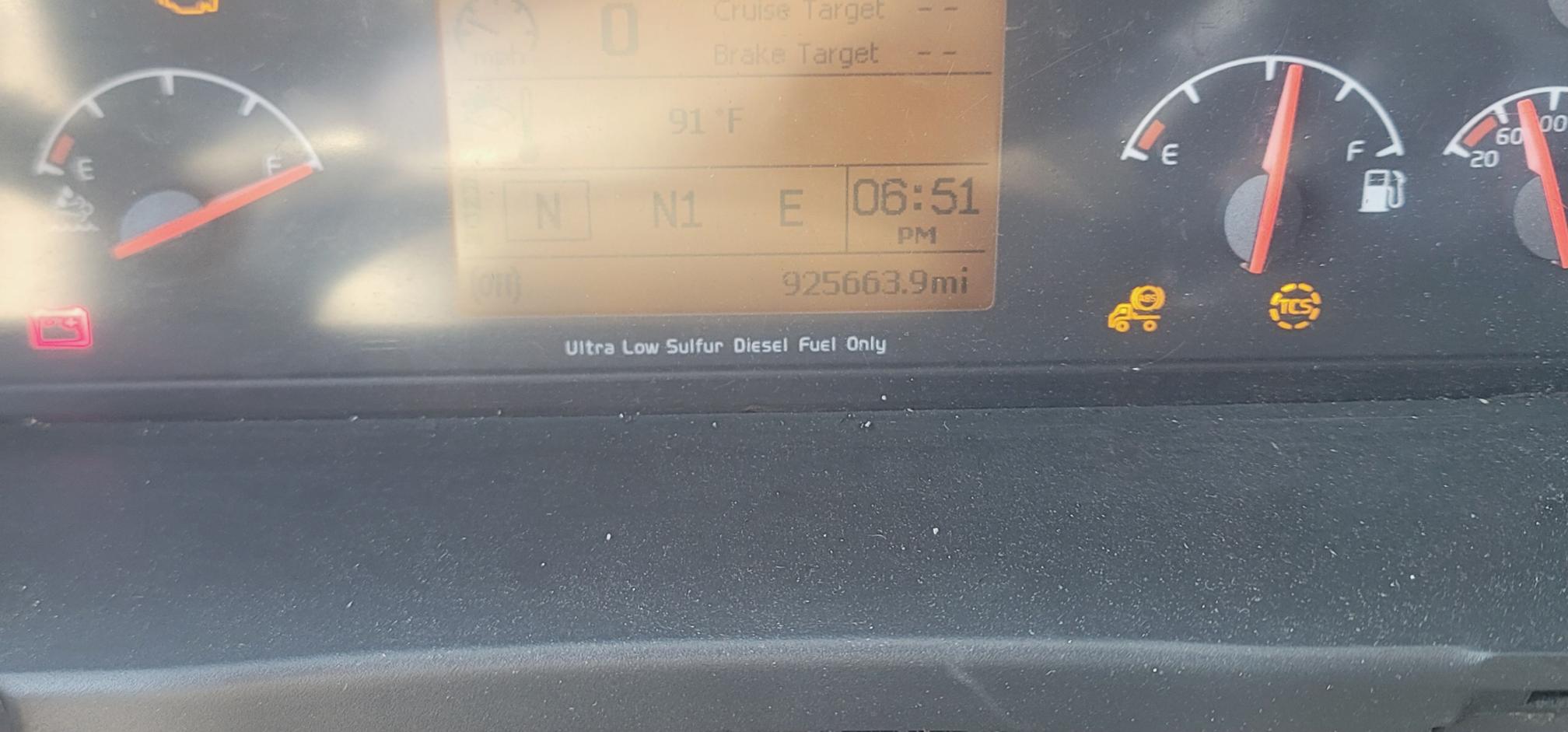 2015 VOLVO VNL - view 7 of 8