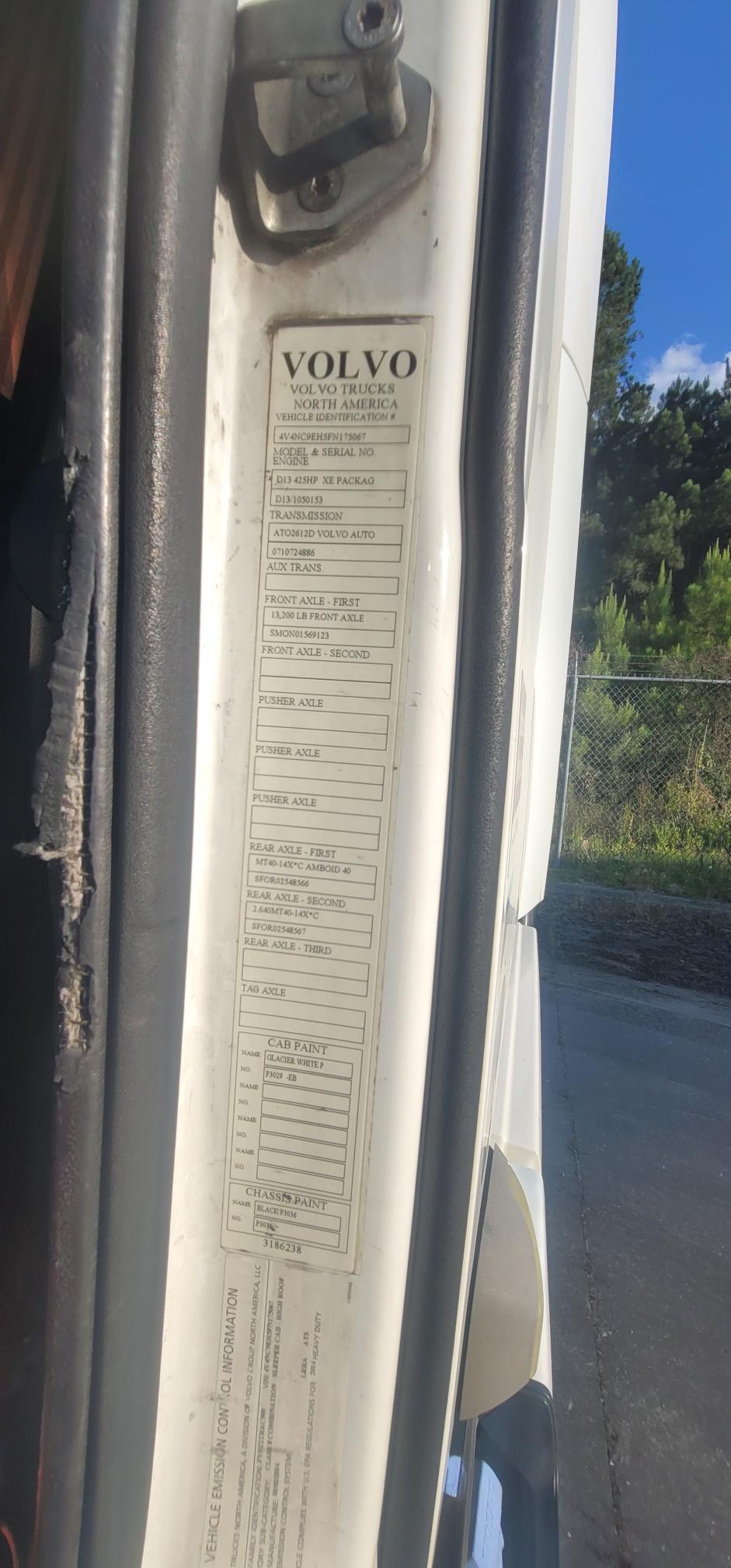 2015 VOLVO VNL - view 4 of 8