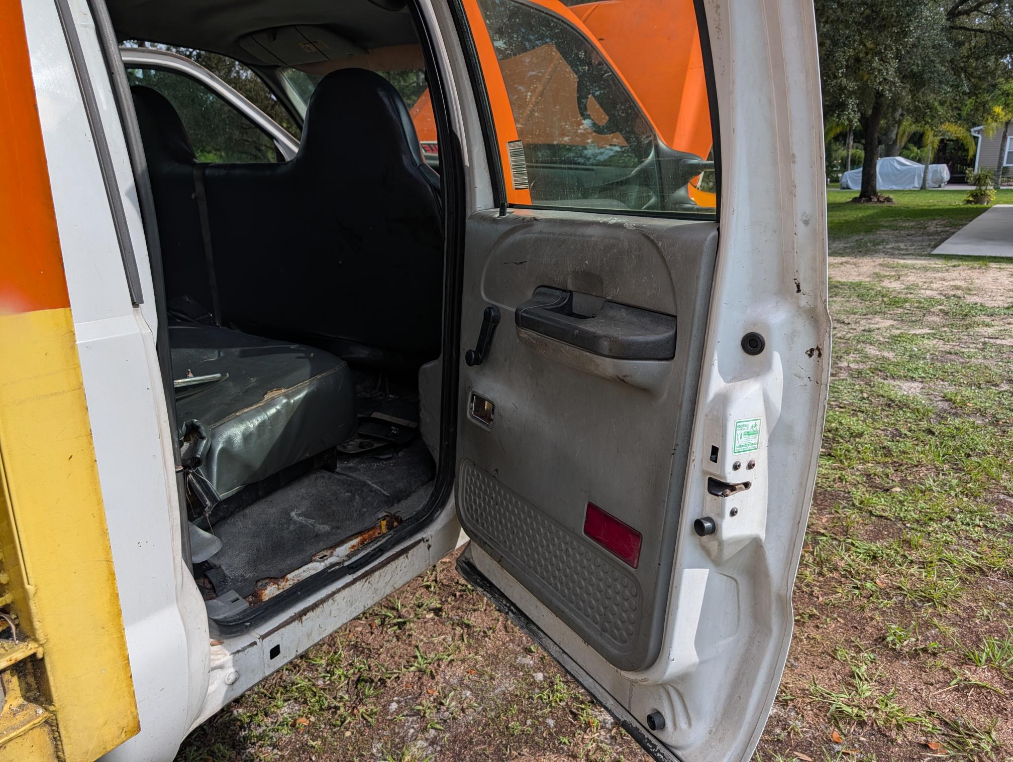 2002 FORD F550 - view 19 of 30