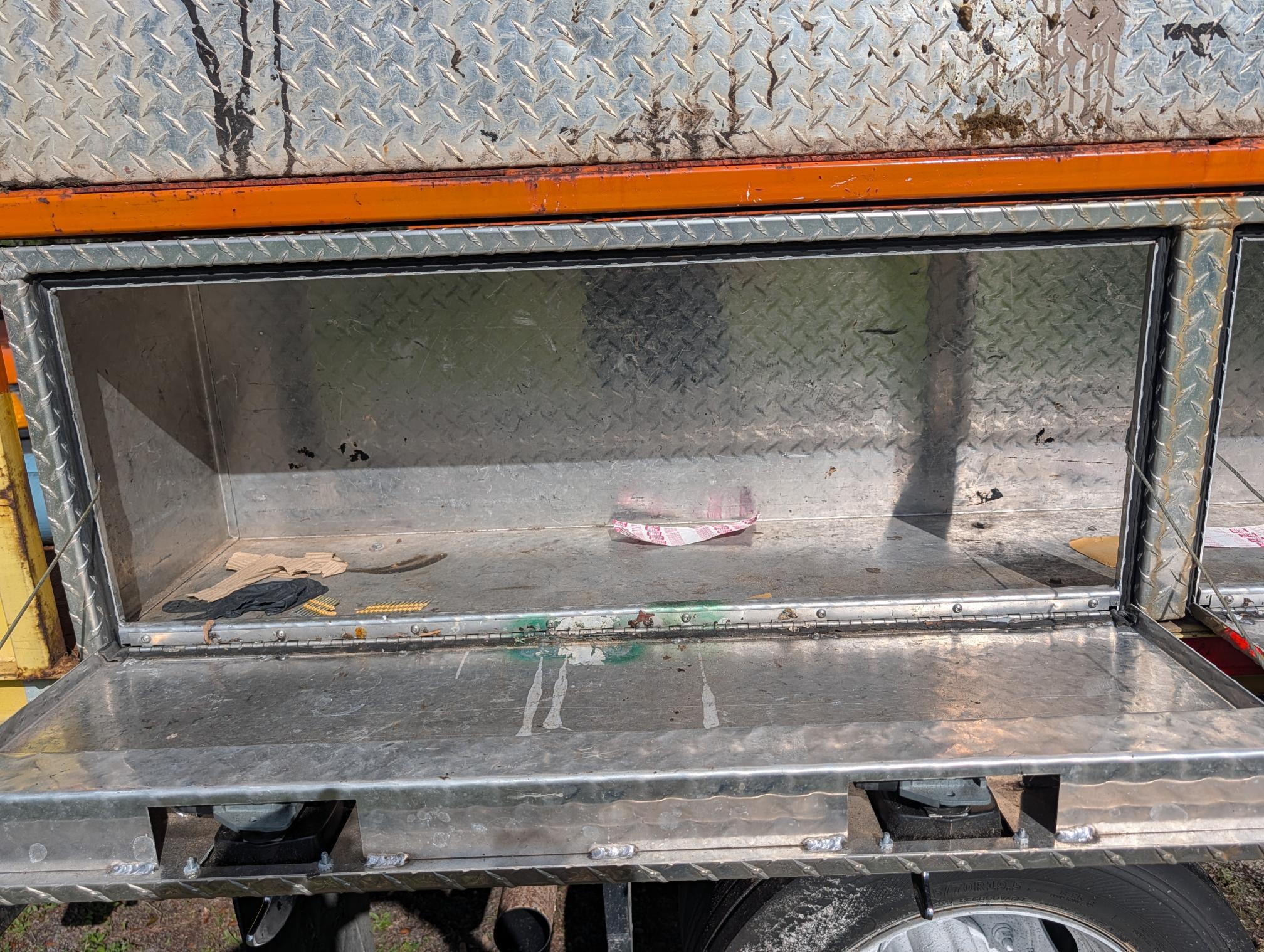 2002 FORD F550 - view 8 of 30