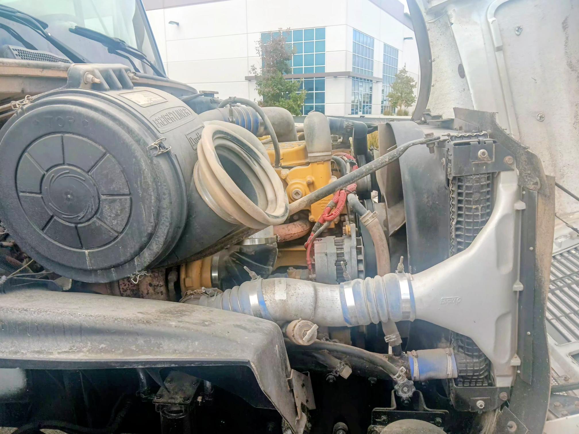 2002 FREIGHTLINER FL 112 - view 15 of 19