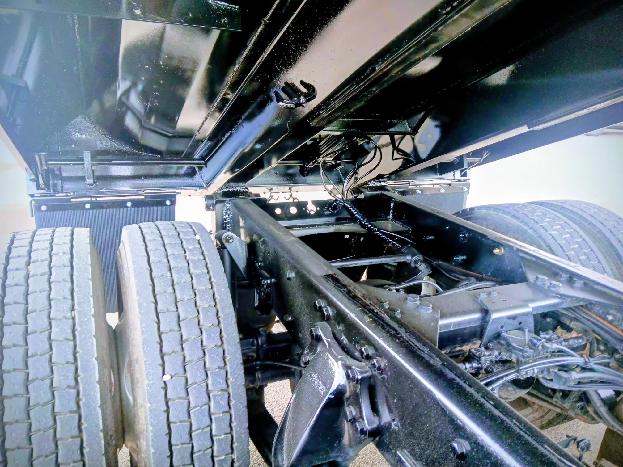 2002 FREIGHTLINER FL 112 - view 17 of 19