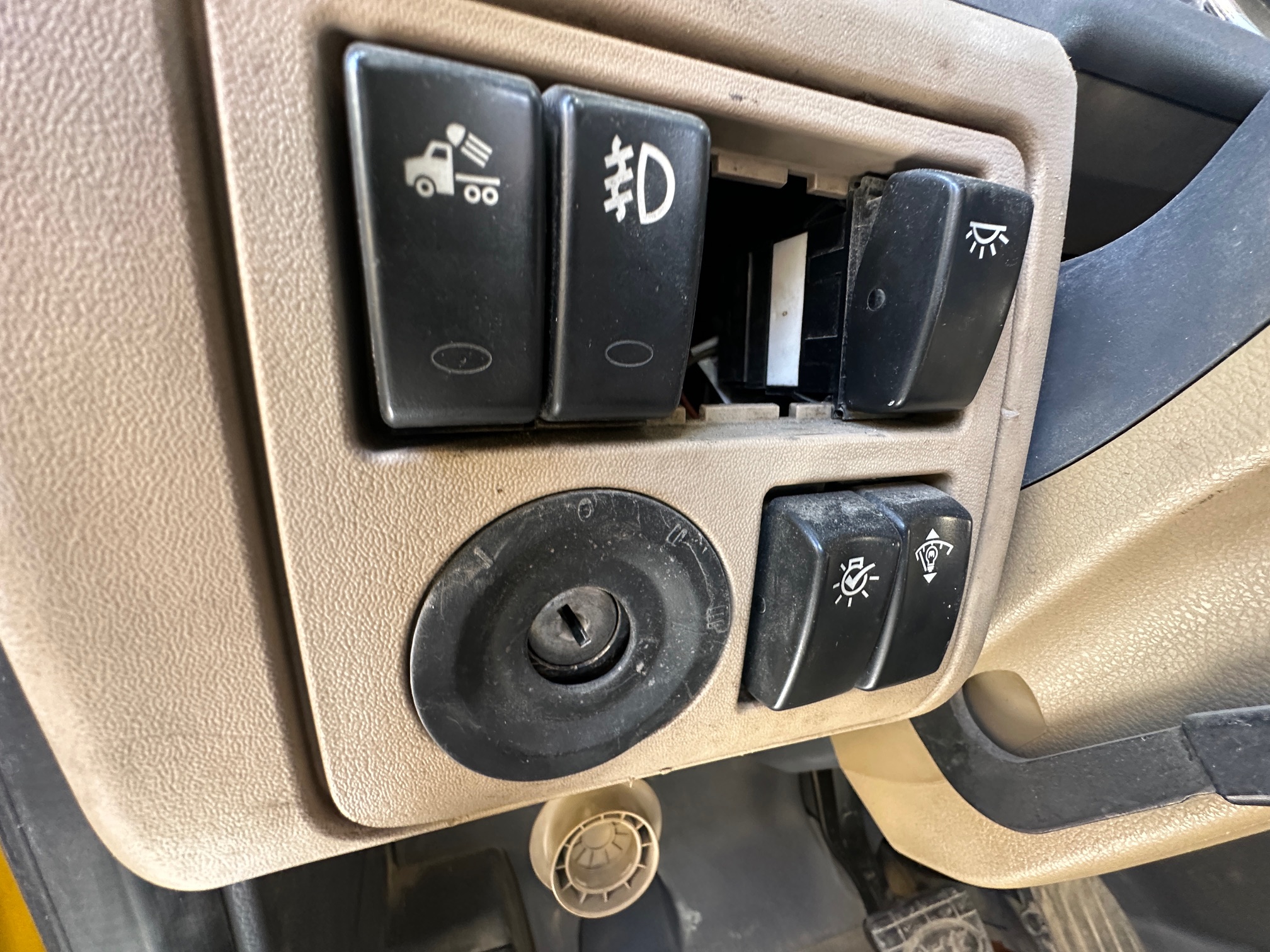 2016 PETERBILT 567 - view 8 of 30