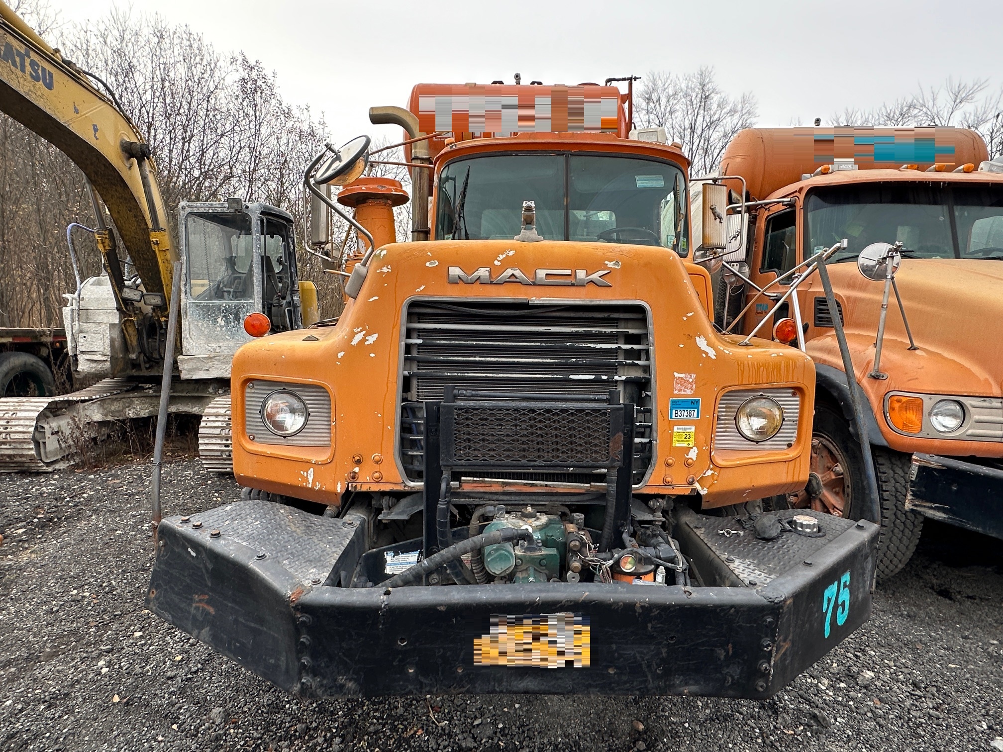 1992 MACK DM690SX - view 2 of 30