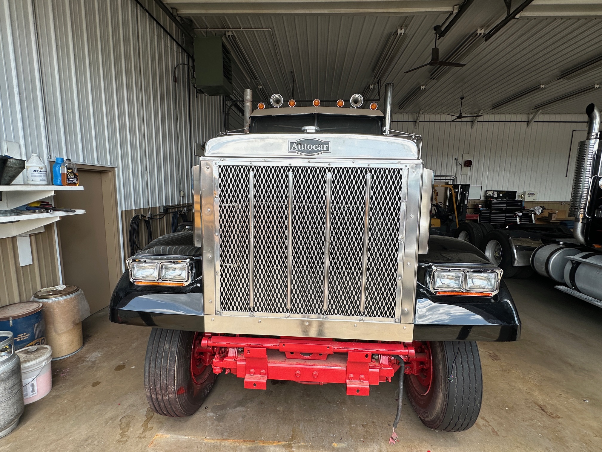 1987 AUTOCAR DK6 Tilt Nose - view 3 of 30